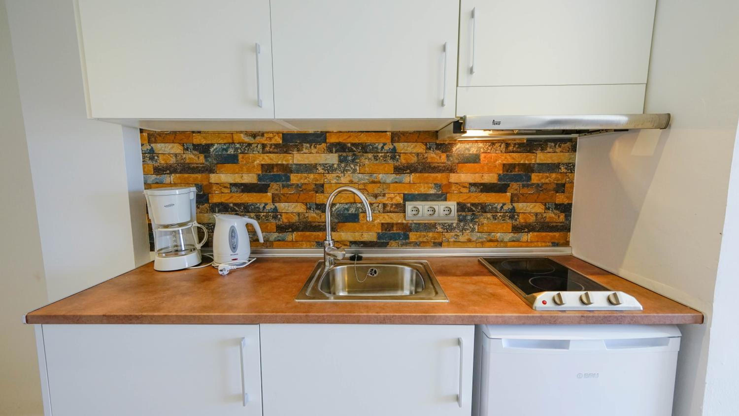 Superior One-Bedroom Apartment - Photo 6