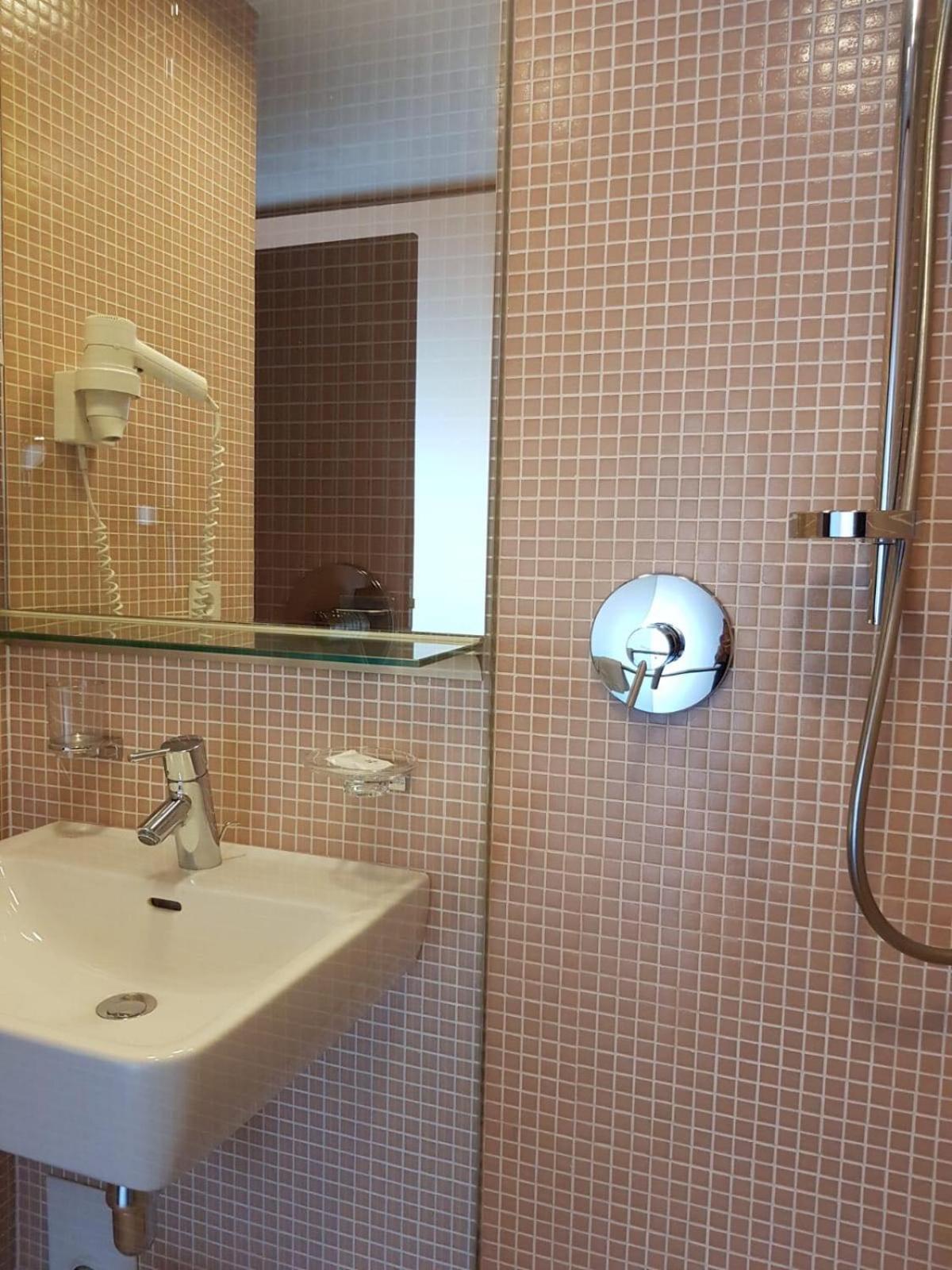 Double Room New Building - Photo 15