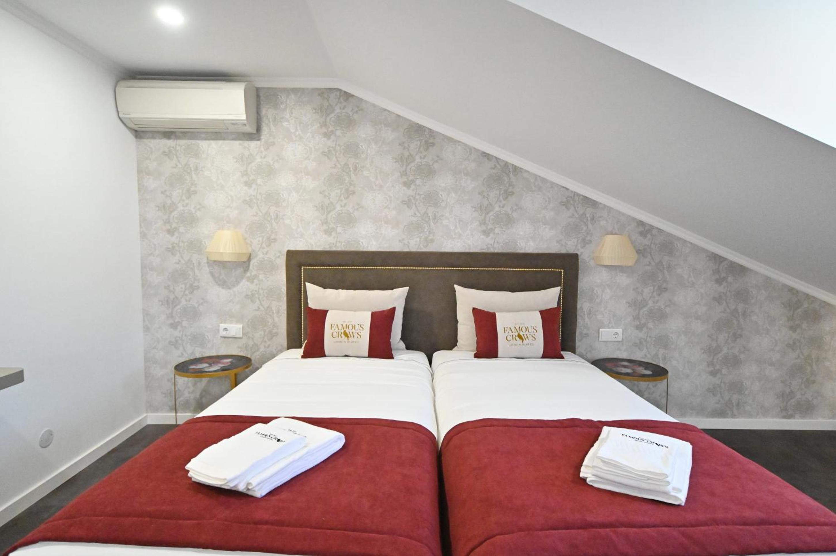 Double or Twin Room with Private Bathroom - Fourth Floor photo 2
