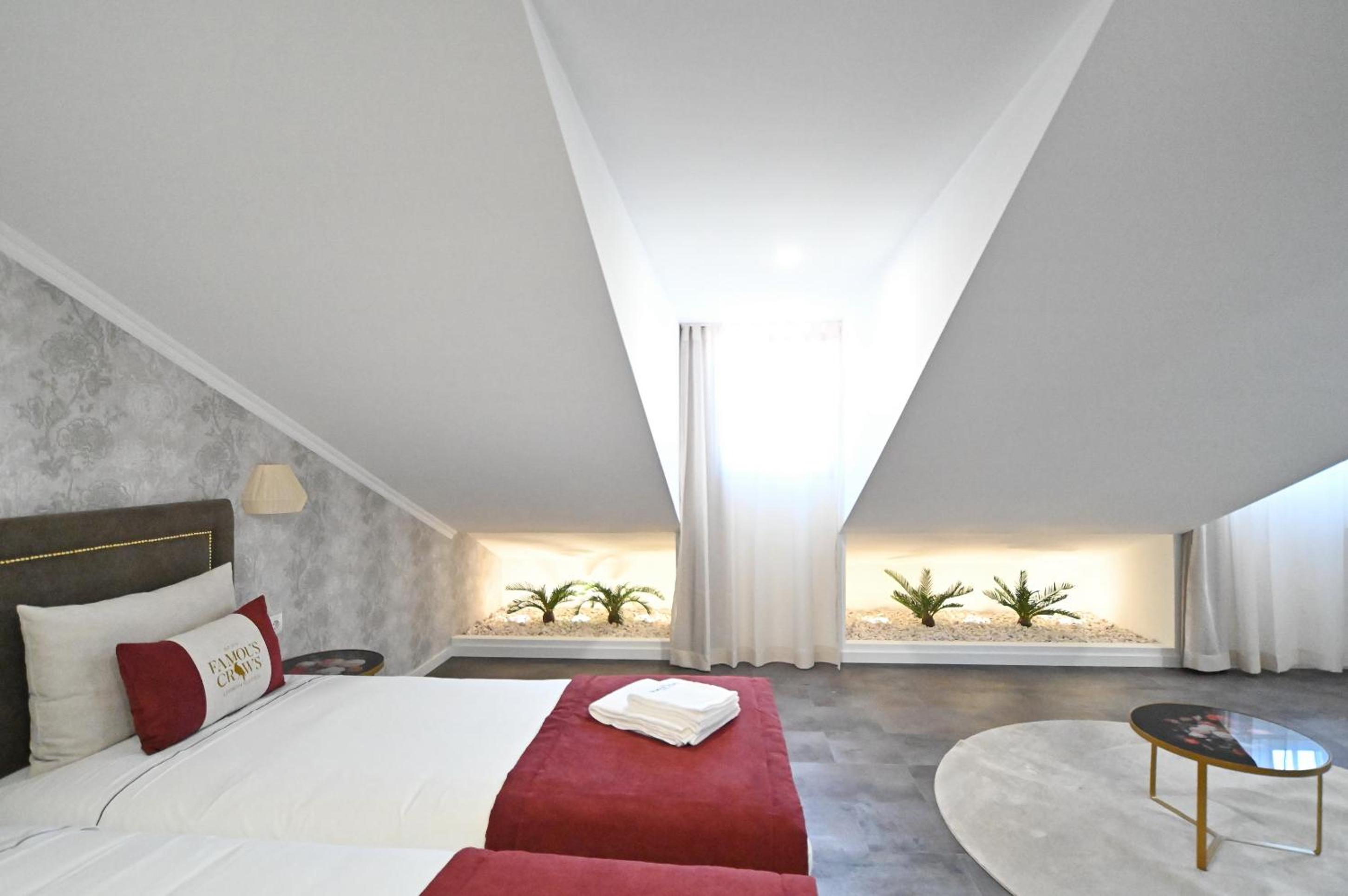 Double or Twin Room with Private Bathroom - Fourth Floor photo 3