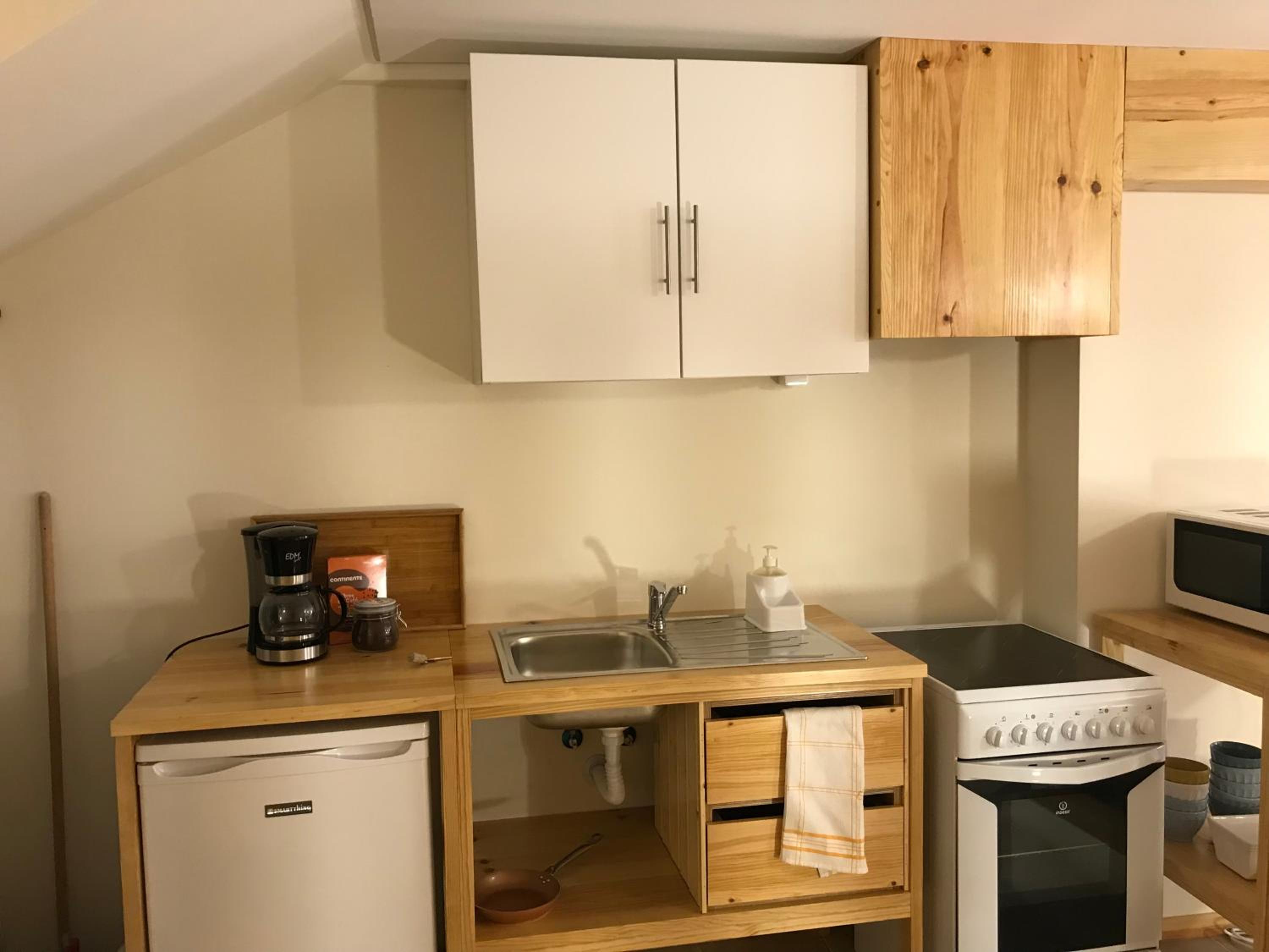 One-Bedroom House - Photo 14