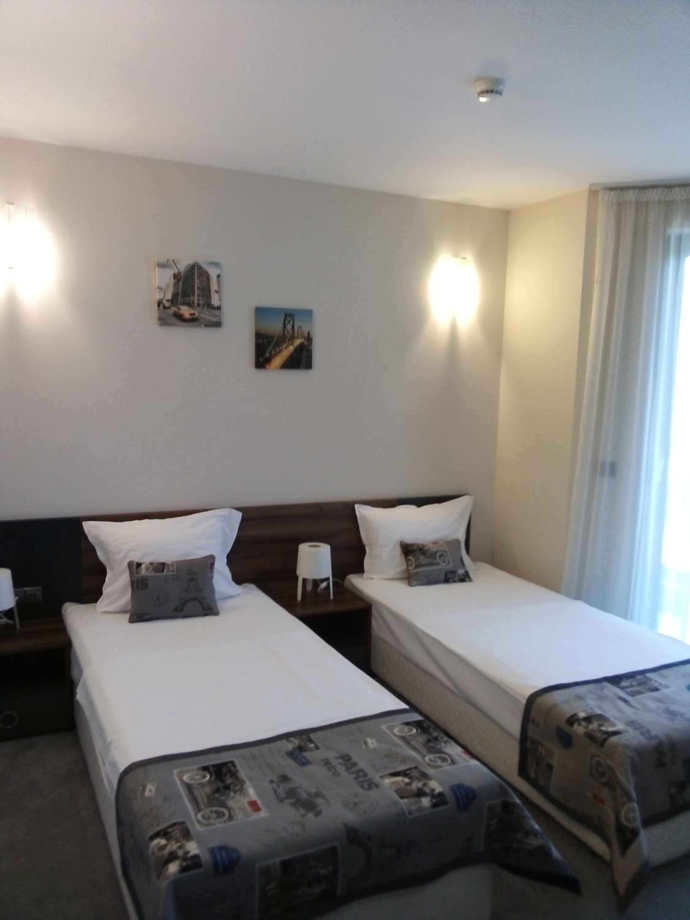 Double or Twin Room with Garden View - Photo 38
