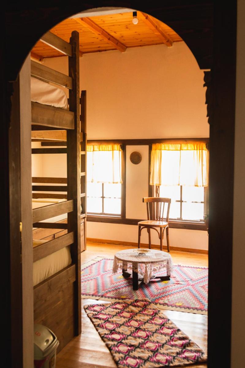 6-Bed Mixed Dormitory Room