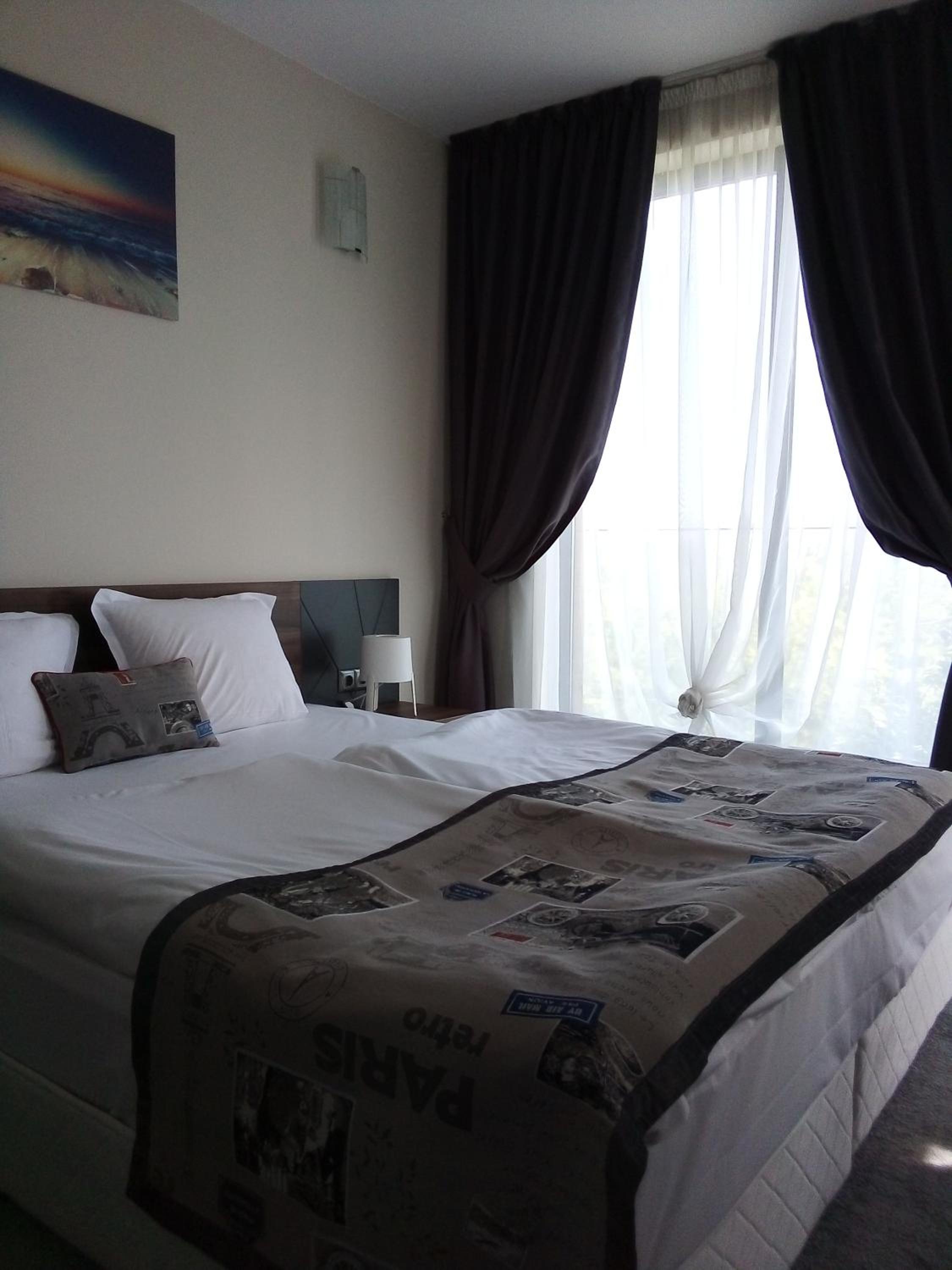 Double or Twin Room with Garden View - Photo 29
