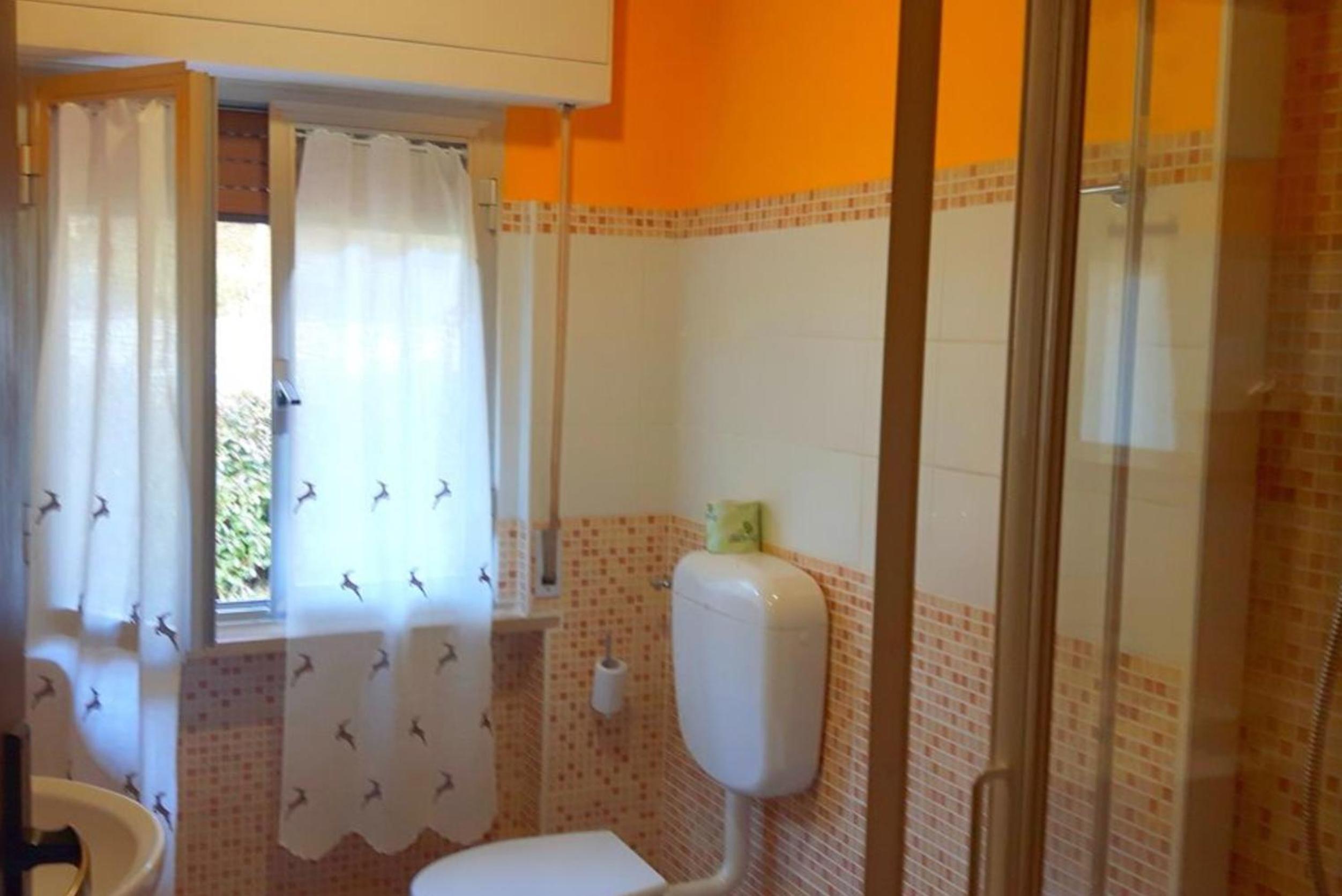 One Bedroom Apartment - Photo 2