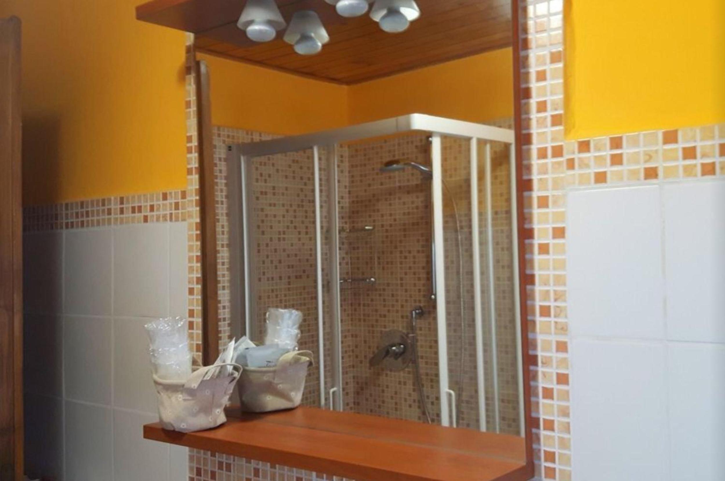 One Bedroom Apartment - Photo 3