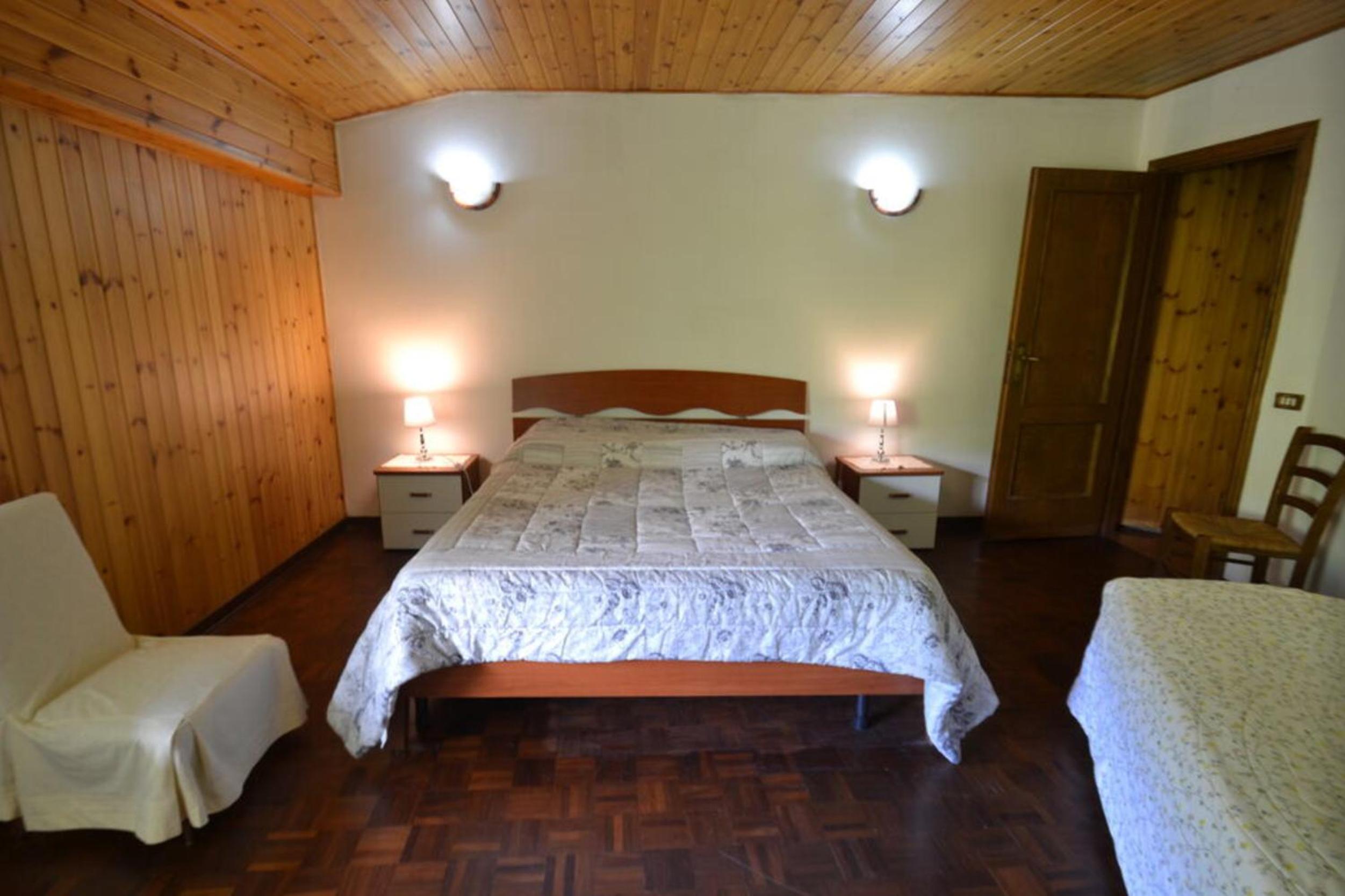 Two-Bedroom Apartment (6 Adults) - Photo 15