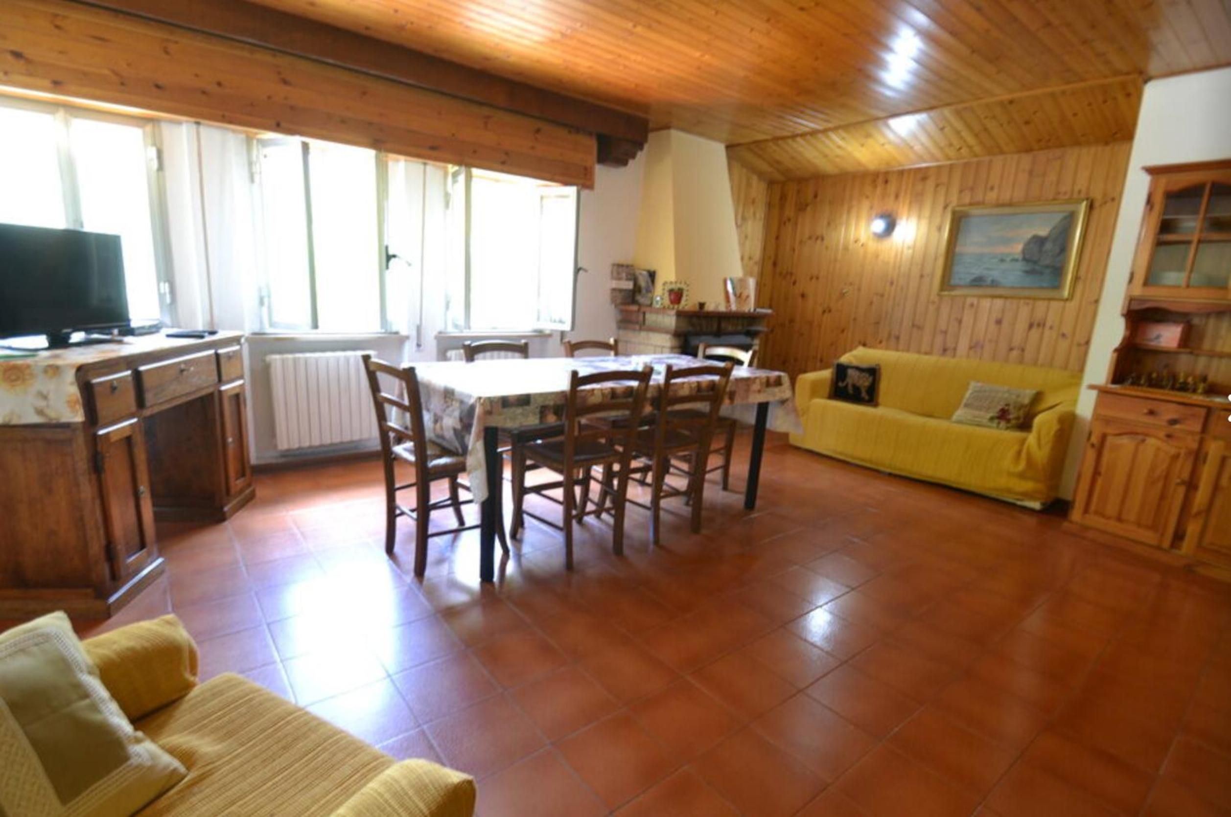 Two-Bedroom Apartment (6 Adults) - Photo 11