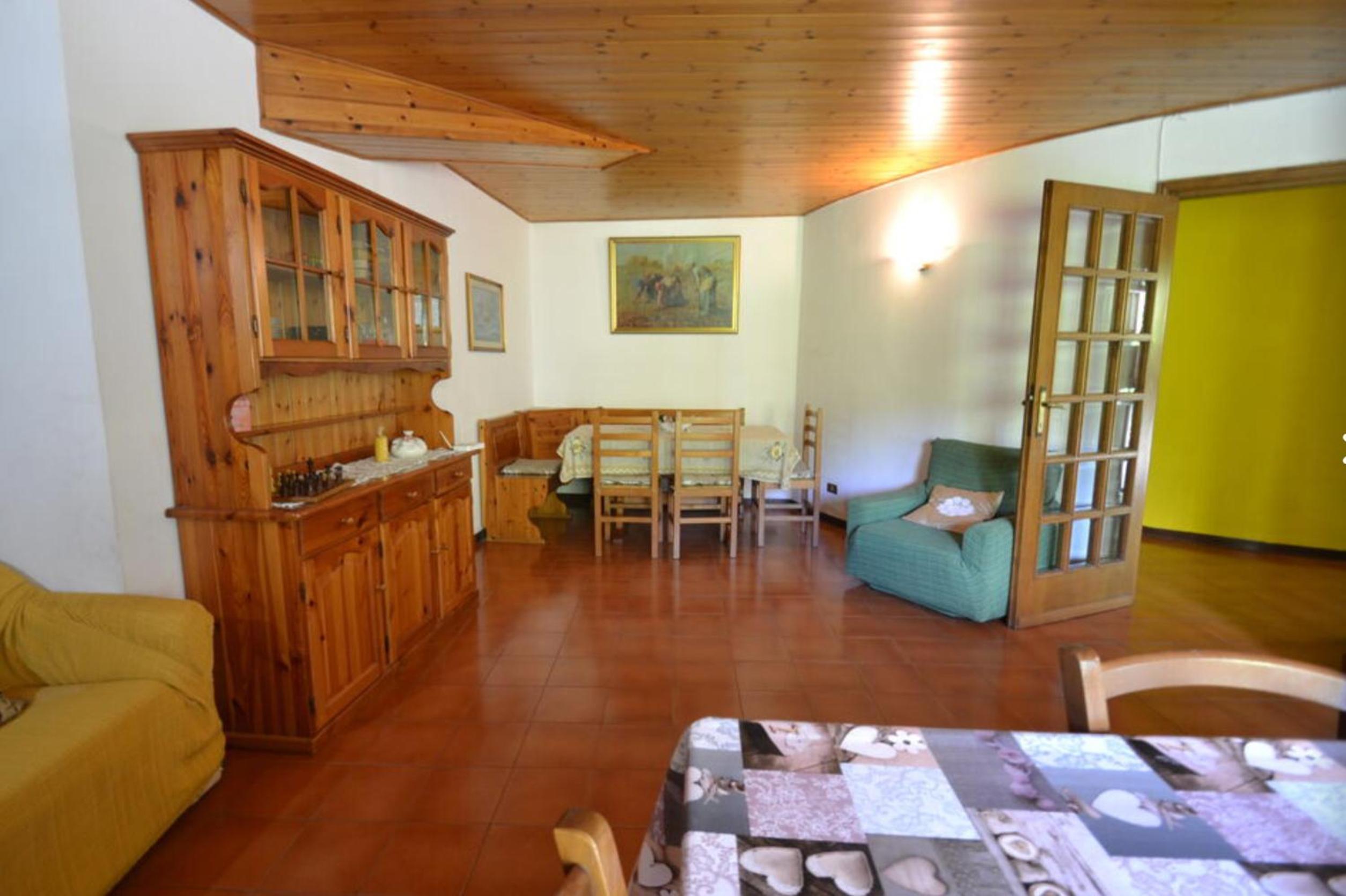 Two-Bedroom Apartment (6 Adults) - Photo 12