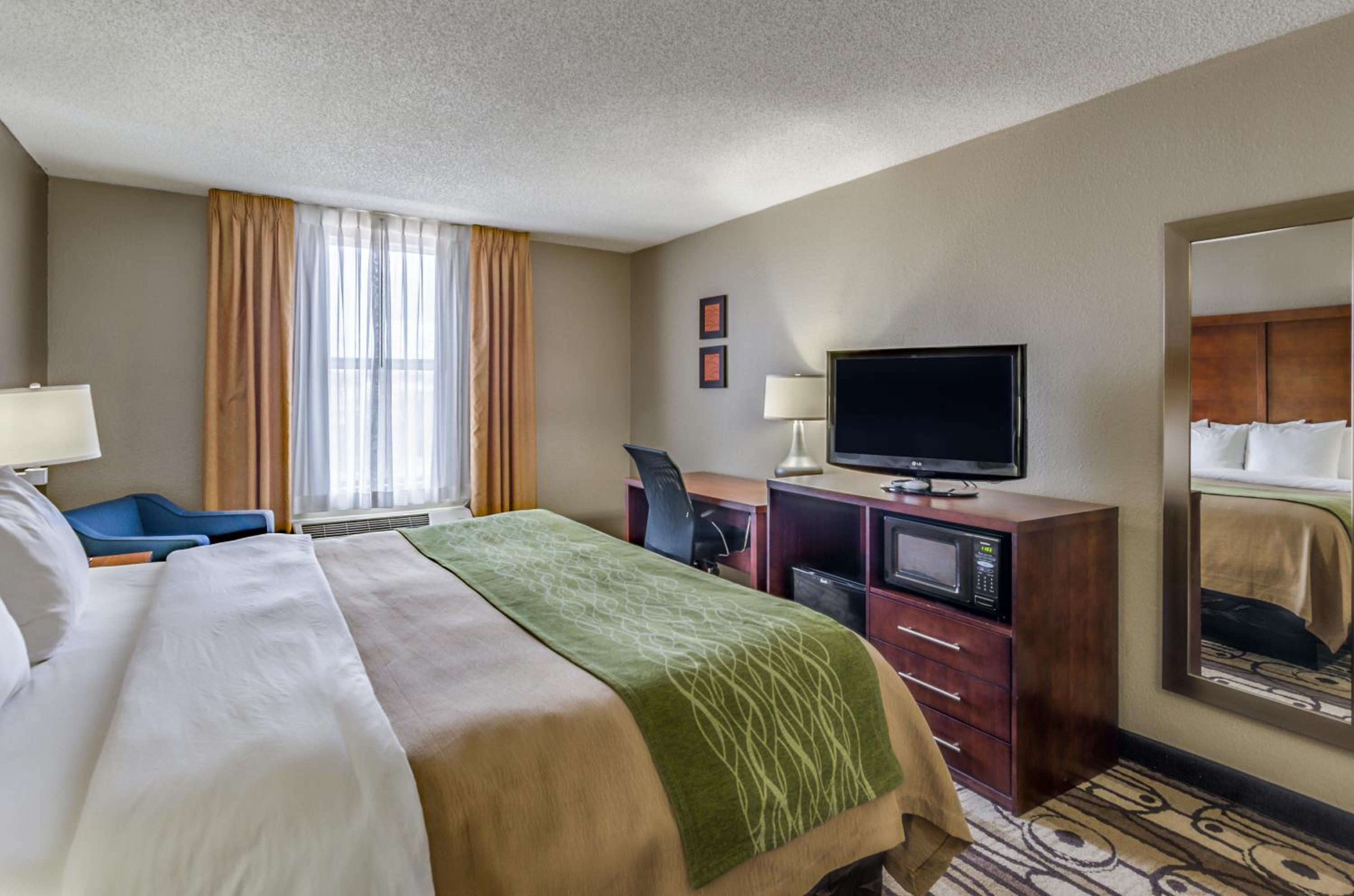 King Room - Non-Smoking - Photo 1