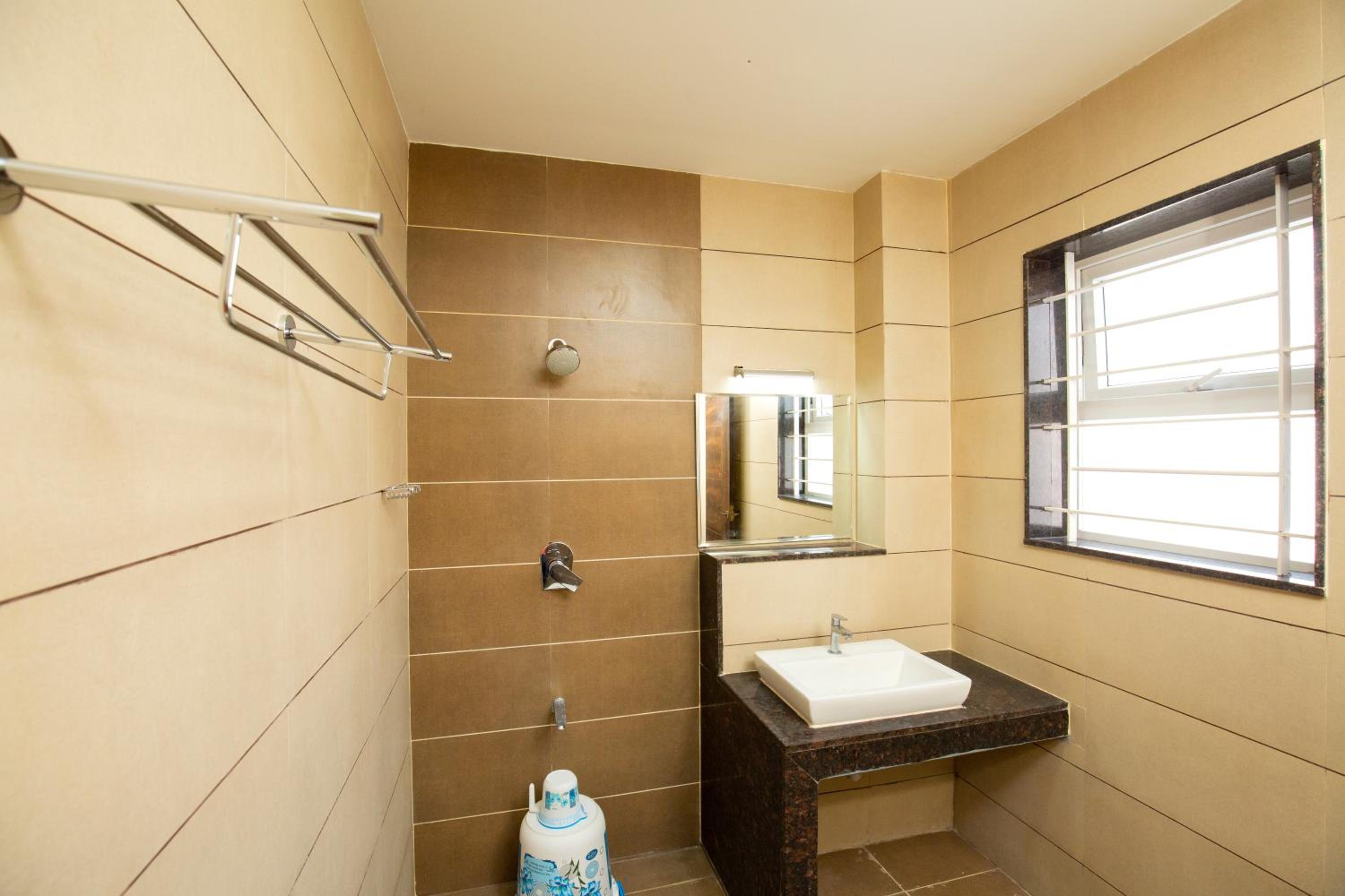 Deluxe Suite - Photo 5