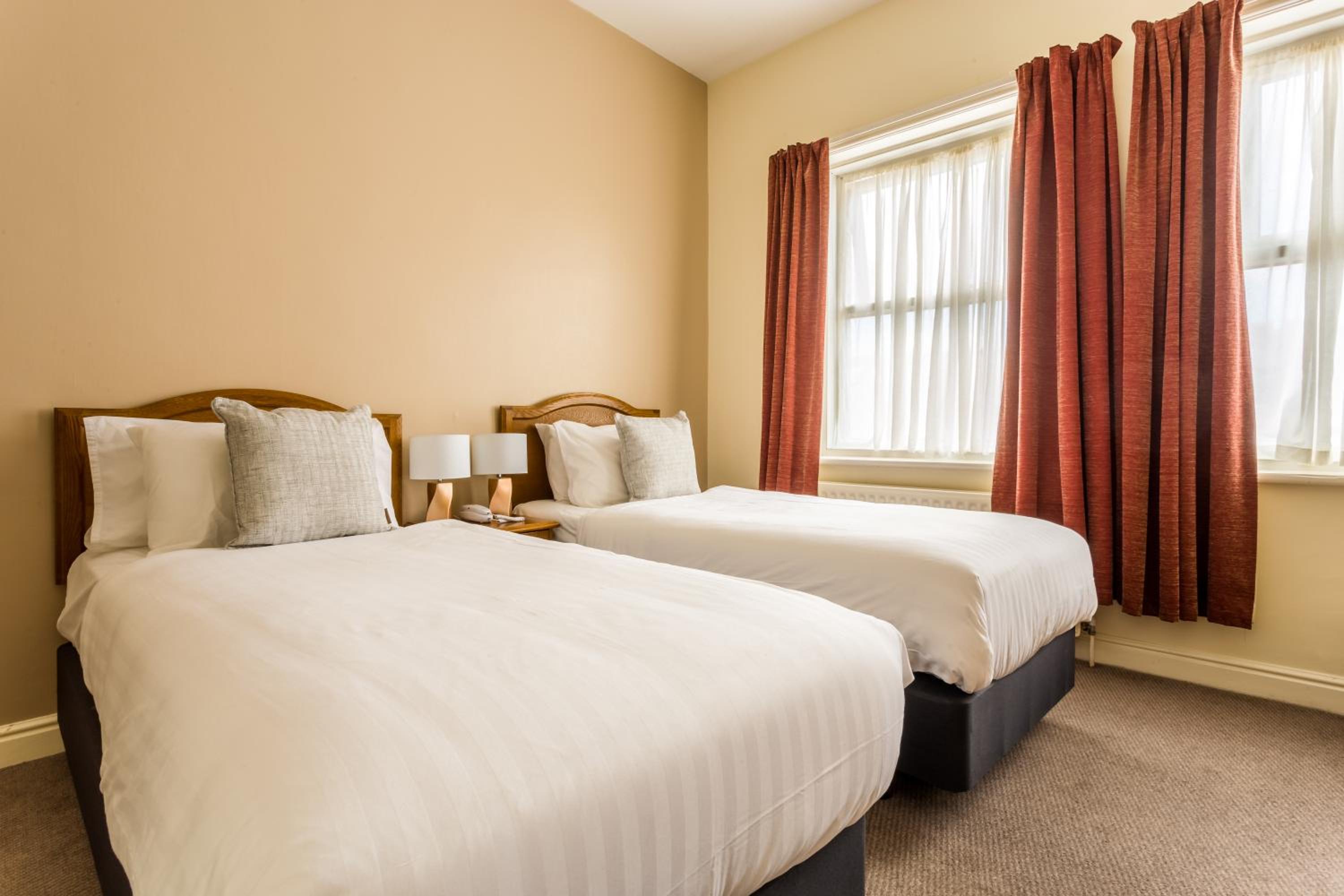 Twin Room - Photo 1
