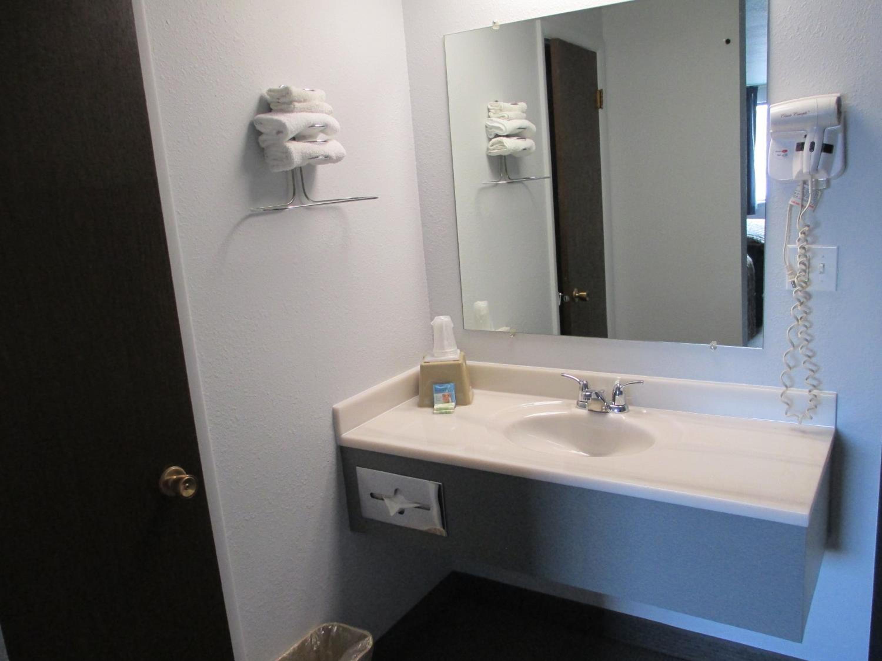 Queen Room - Photo 7