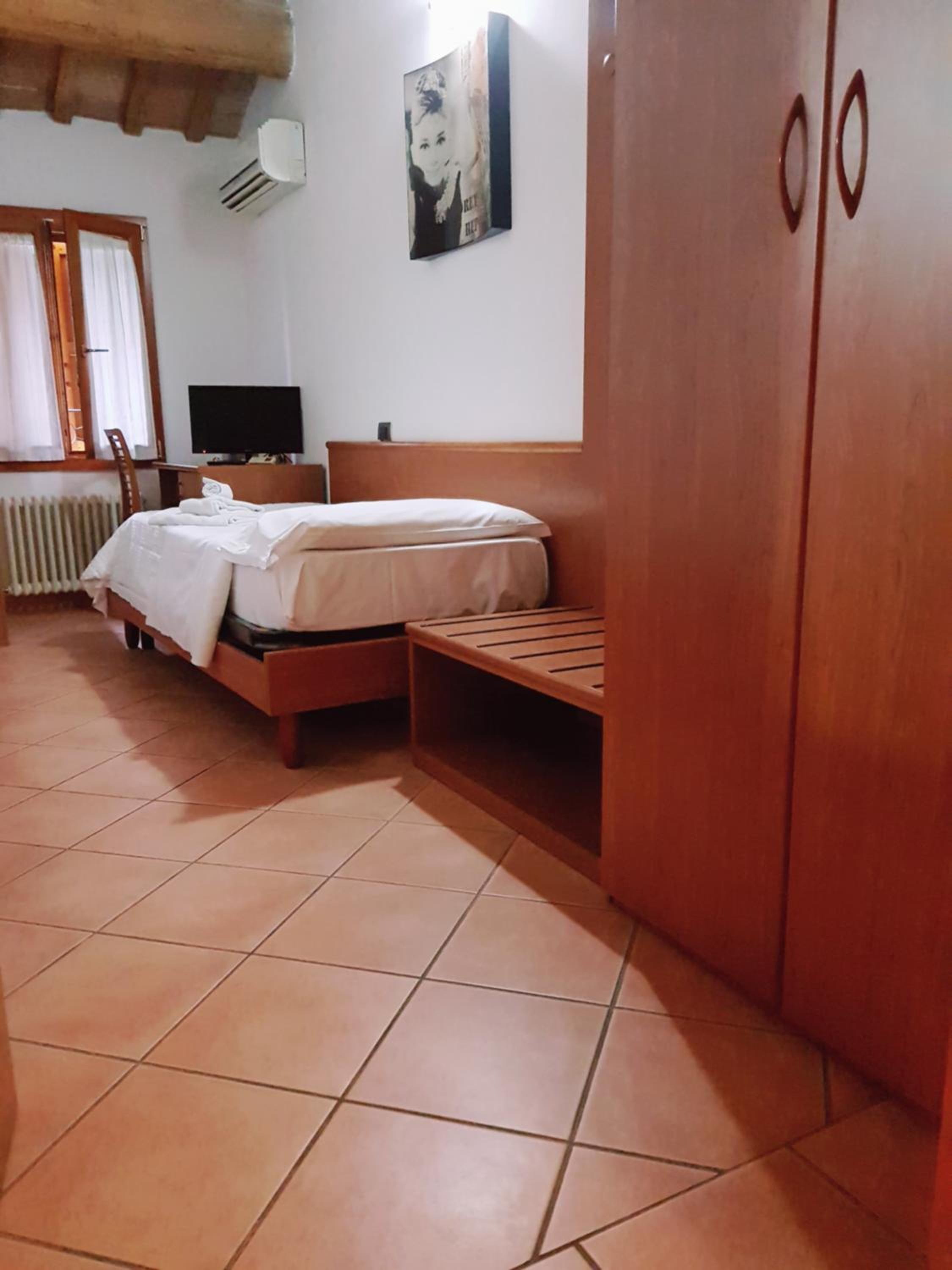 Single Room photo 1