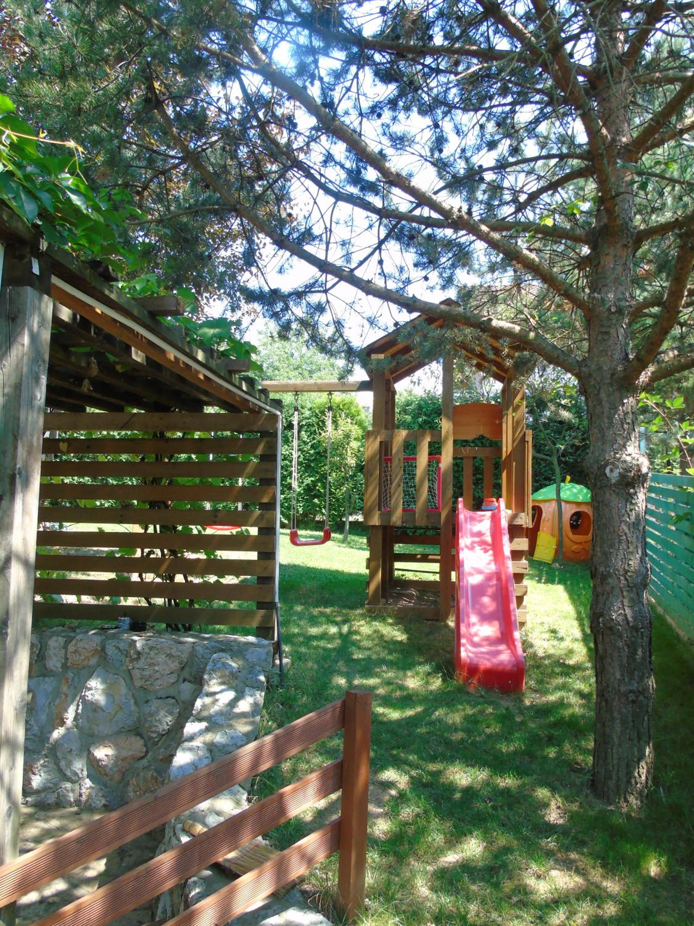 Two-Bedroom House photo 3