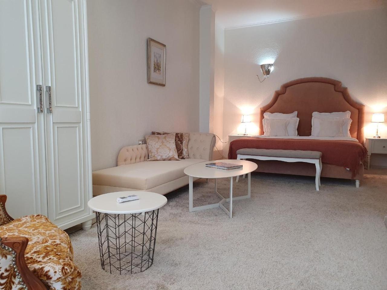 Queen Suite photo 2