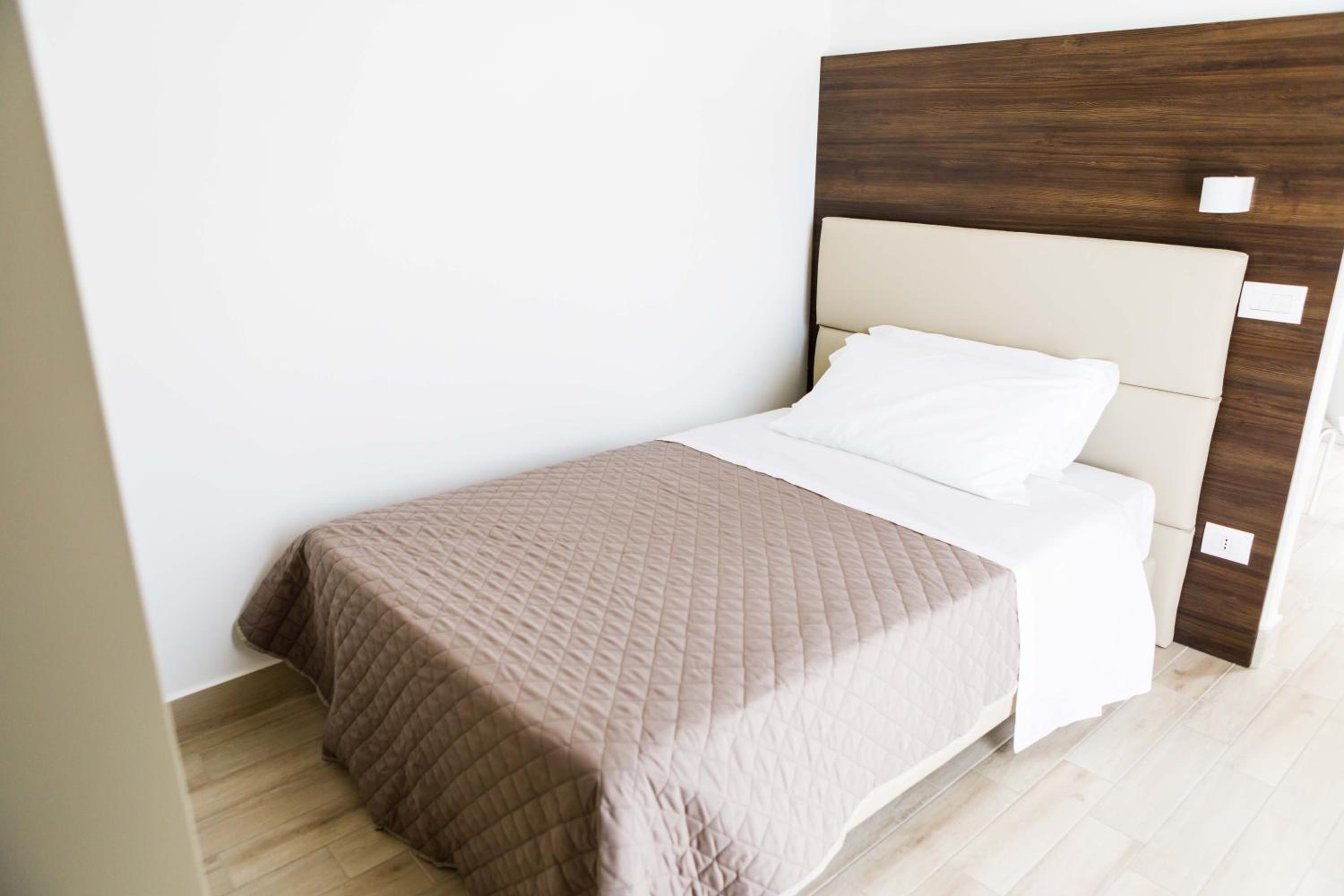 Large Single Room photo 1