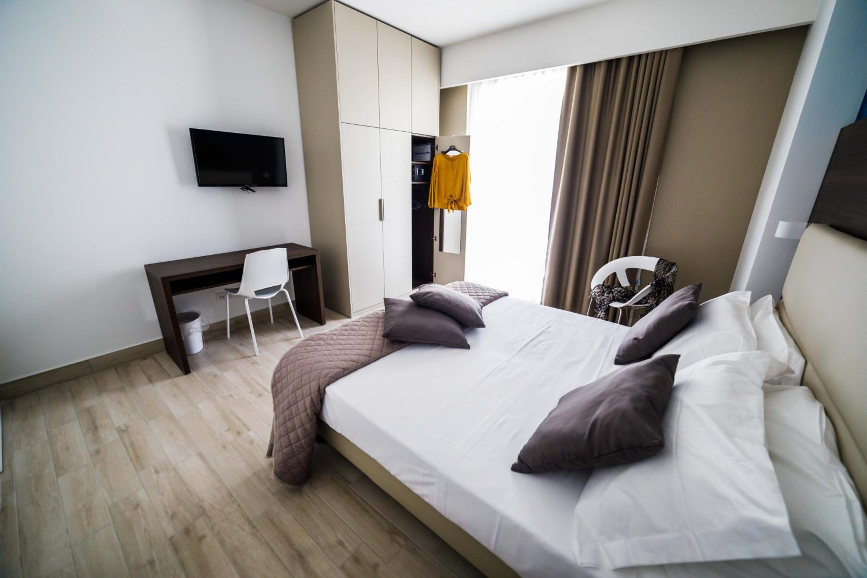 Deluxe Apartment - Photo 2