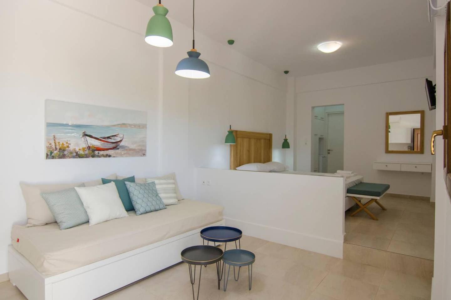 One-Bedroom House photo 2