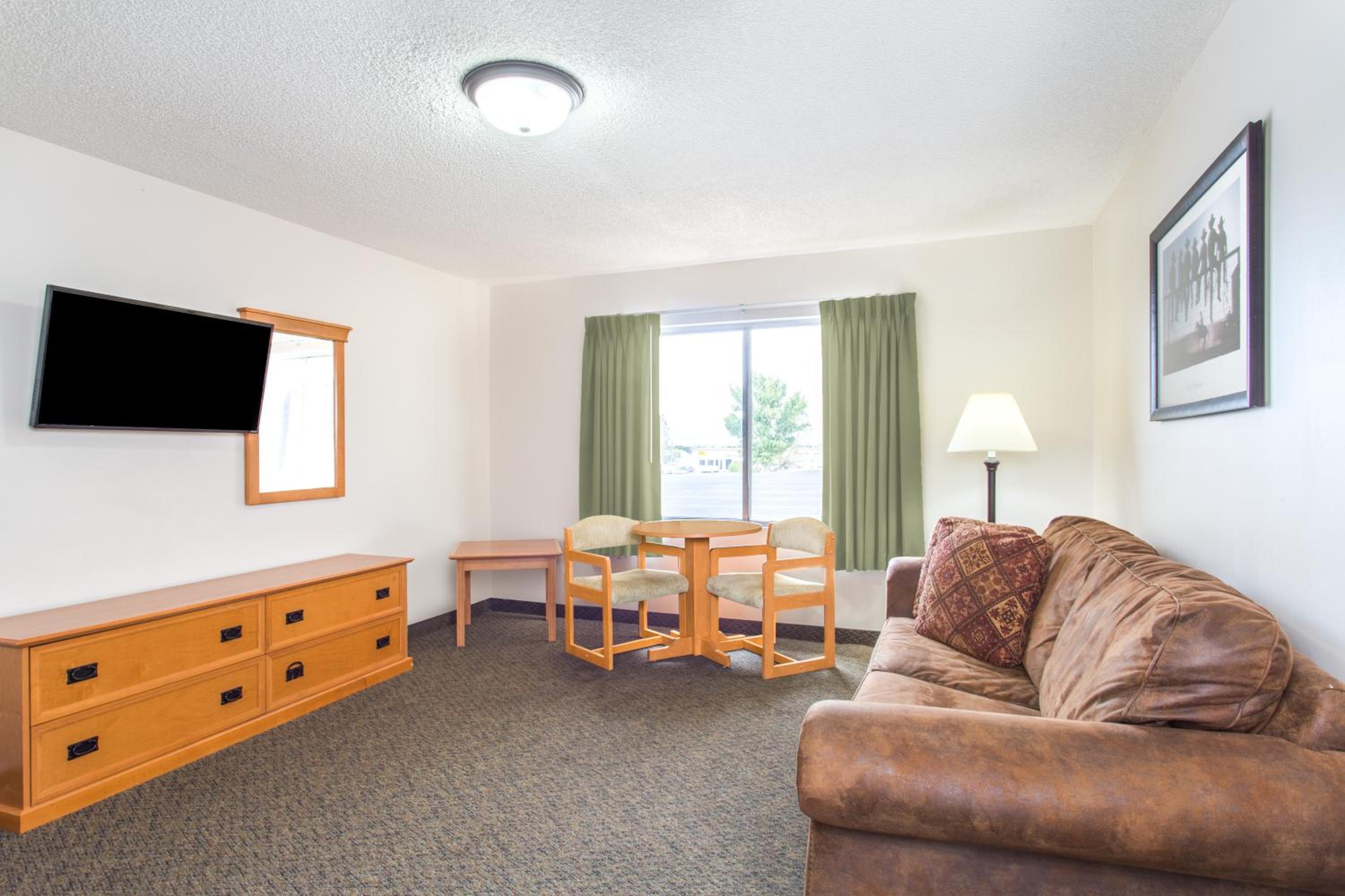 Deluxe Suite with Sofa Bed - Non-Smoking  