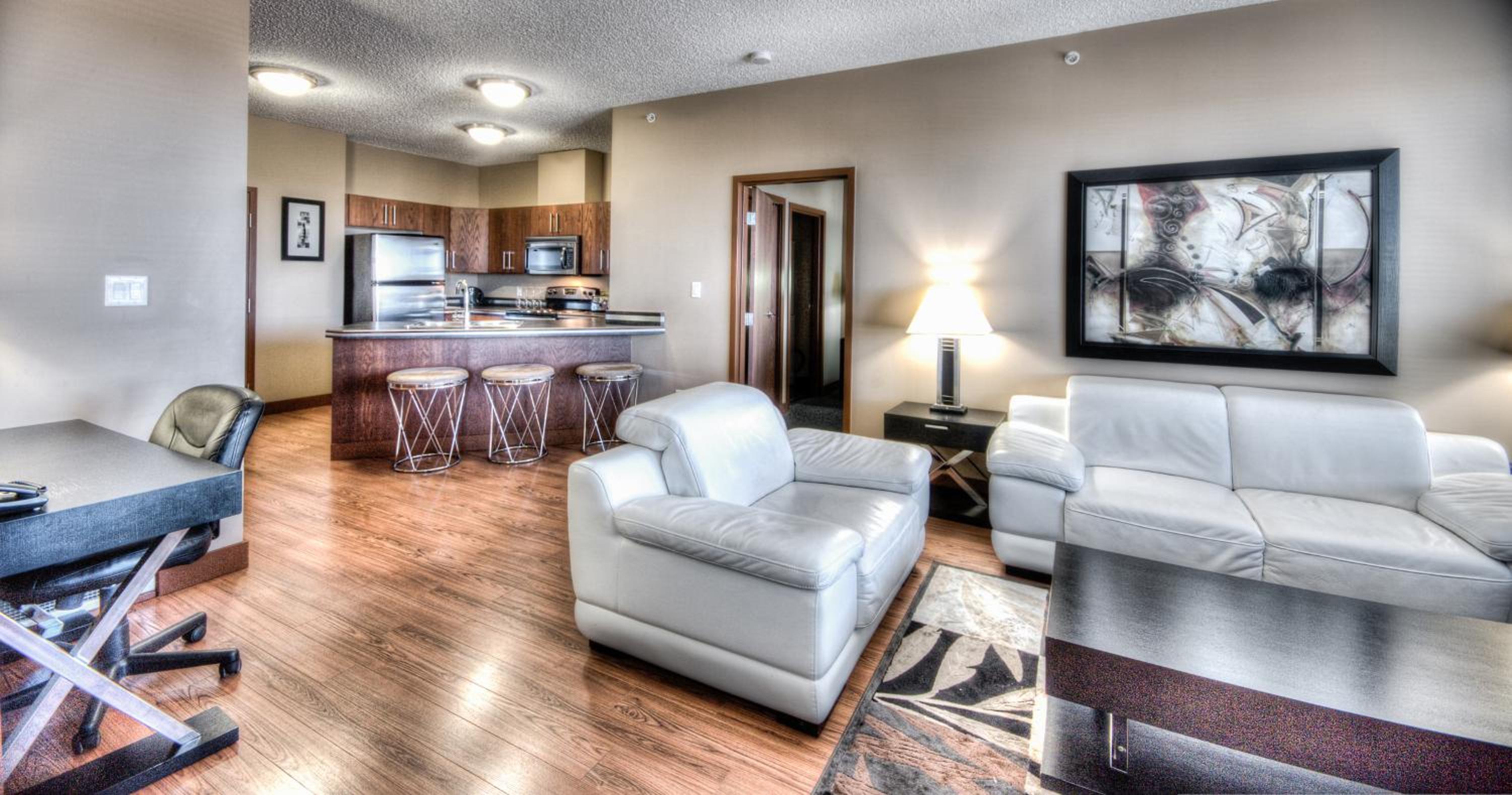 2 Bedroom Suite With 2 King Beds, Washer/Dryer And Full Kitchenette photo 2