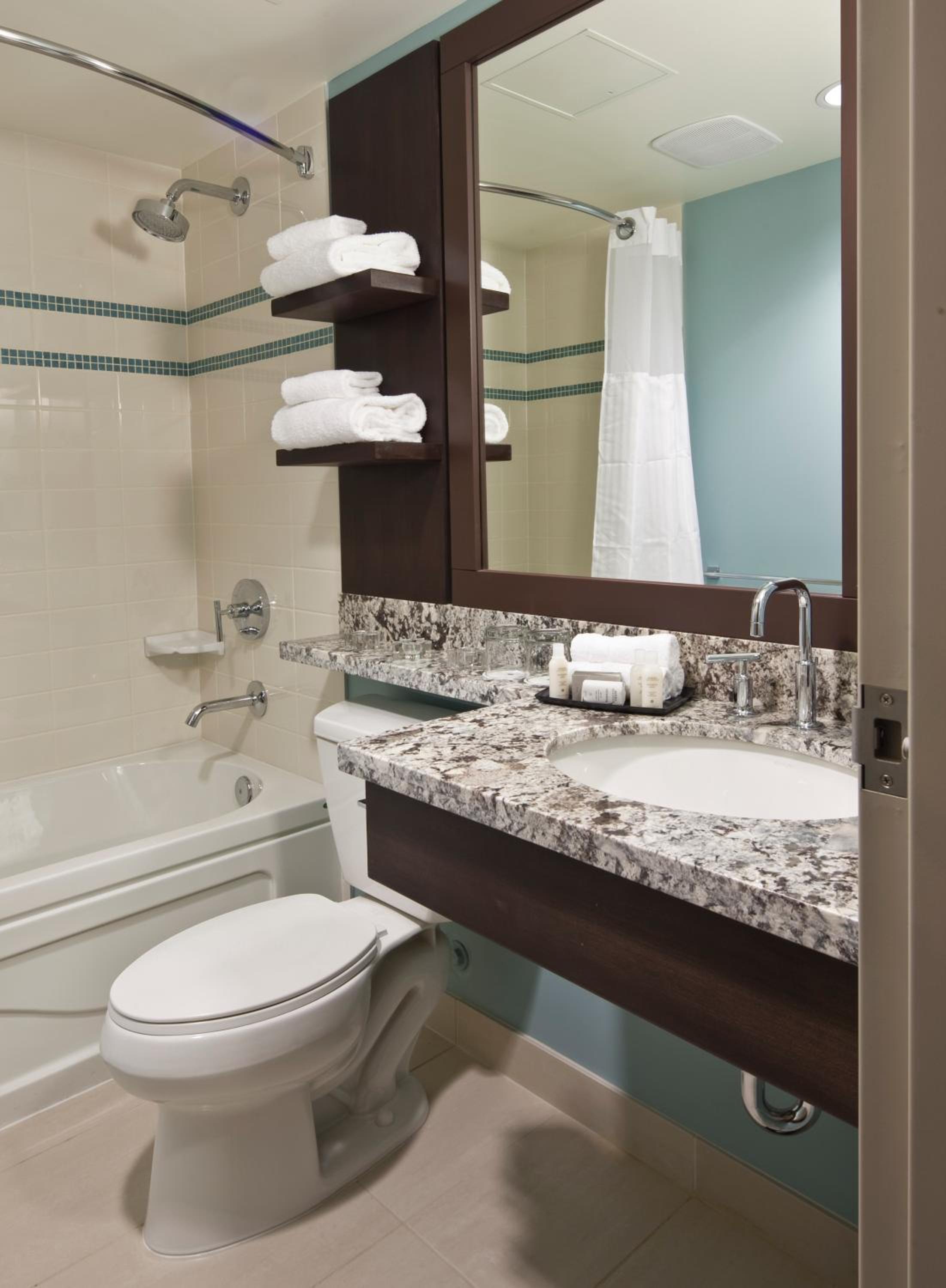 Deluxe King Room - Photo 4