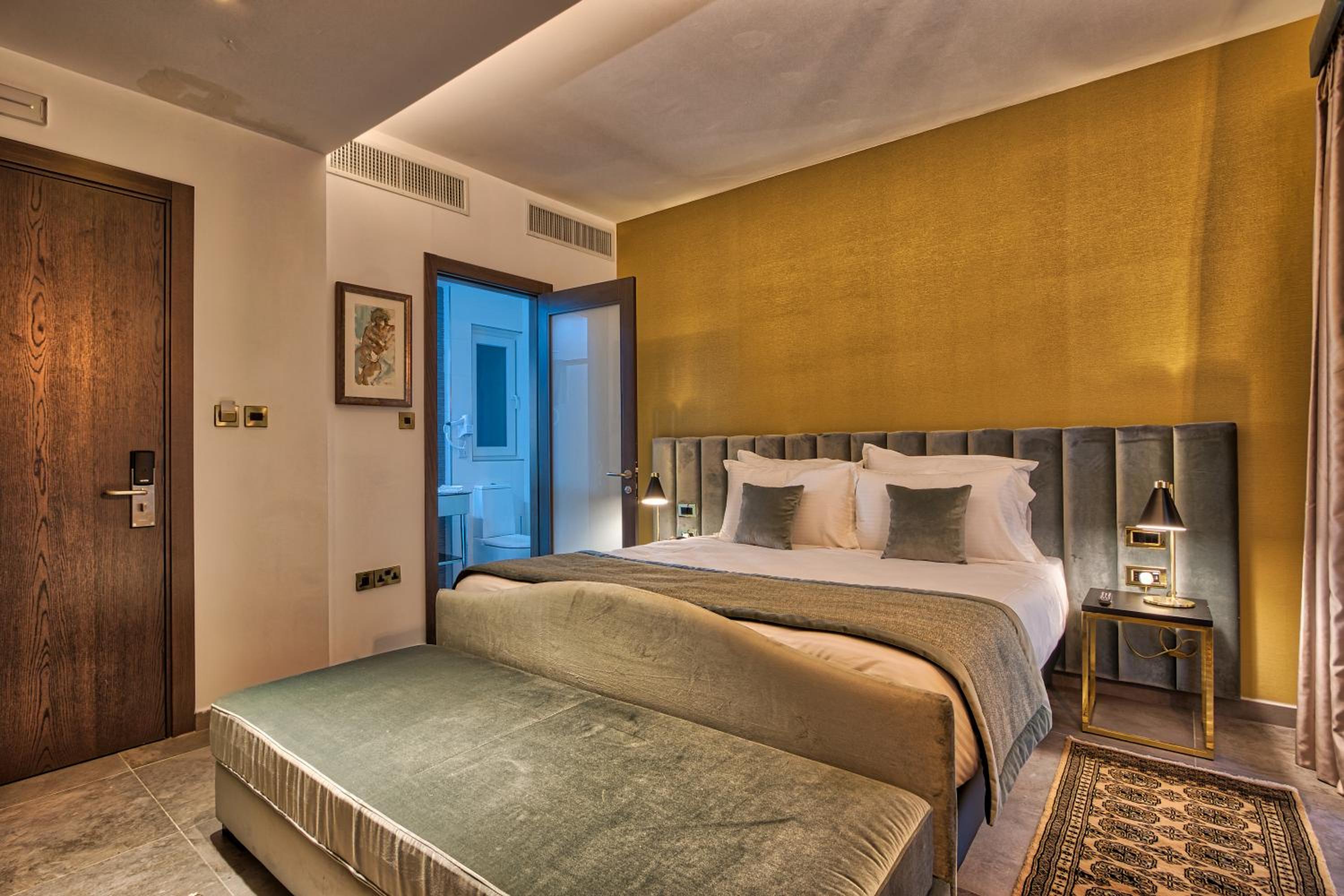 Triple Room with Maltese Balcony - Photo 5