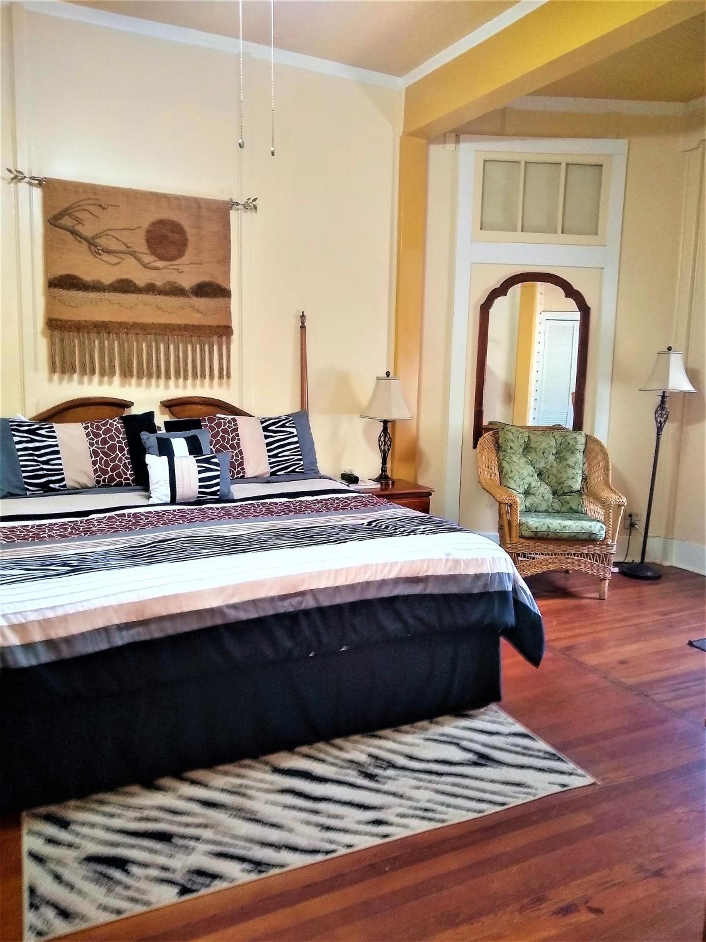 Deluxe Colonial King Room with Partial Sea View (Verandah Access) - Photo 7