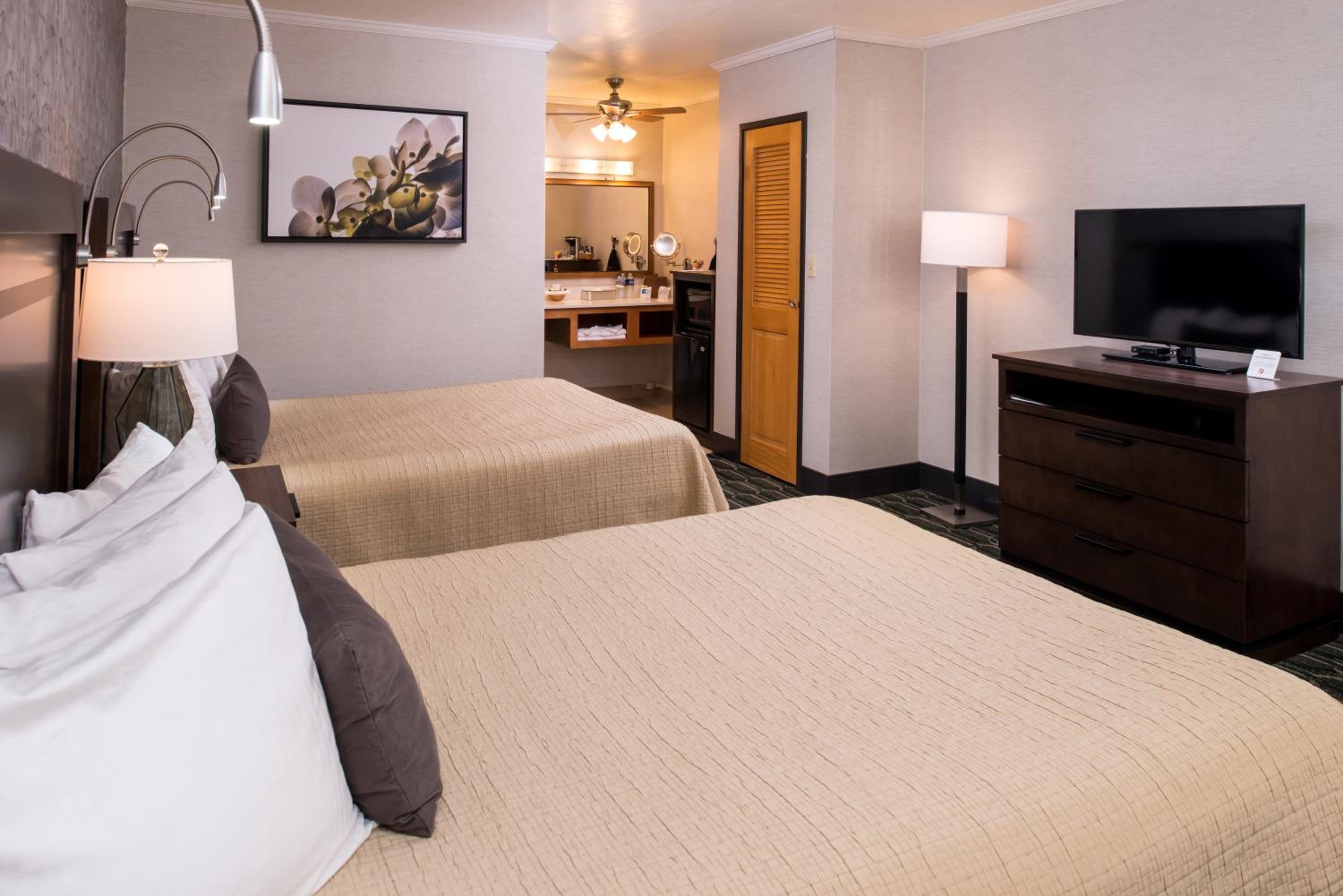 Queen Room with Two Queen Beds-Disability Access - Photo 7
