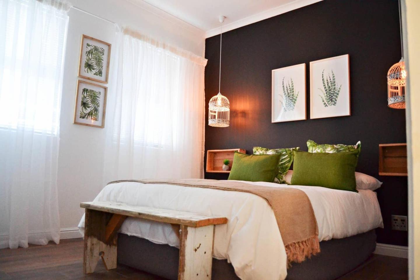 Two-Bedroom House photo 3