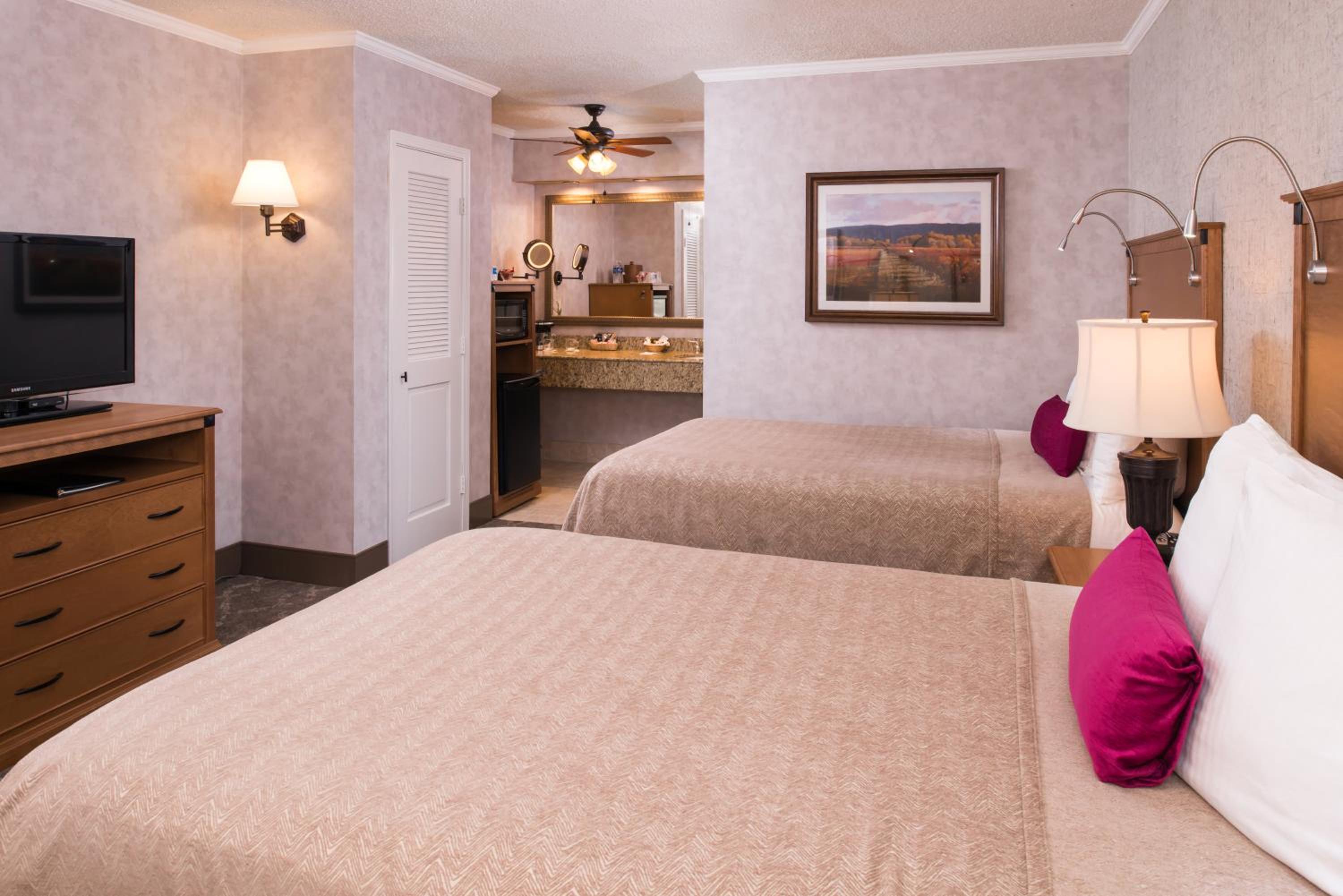 Double Room with Two Double Beds - Non-Smoking - Photo 7