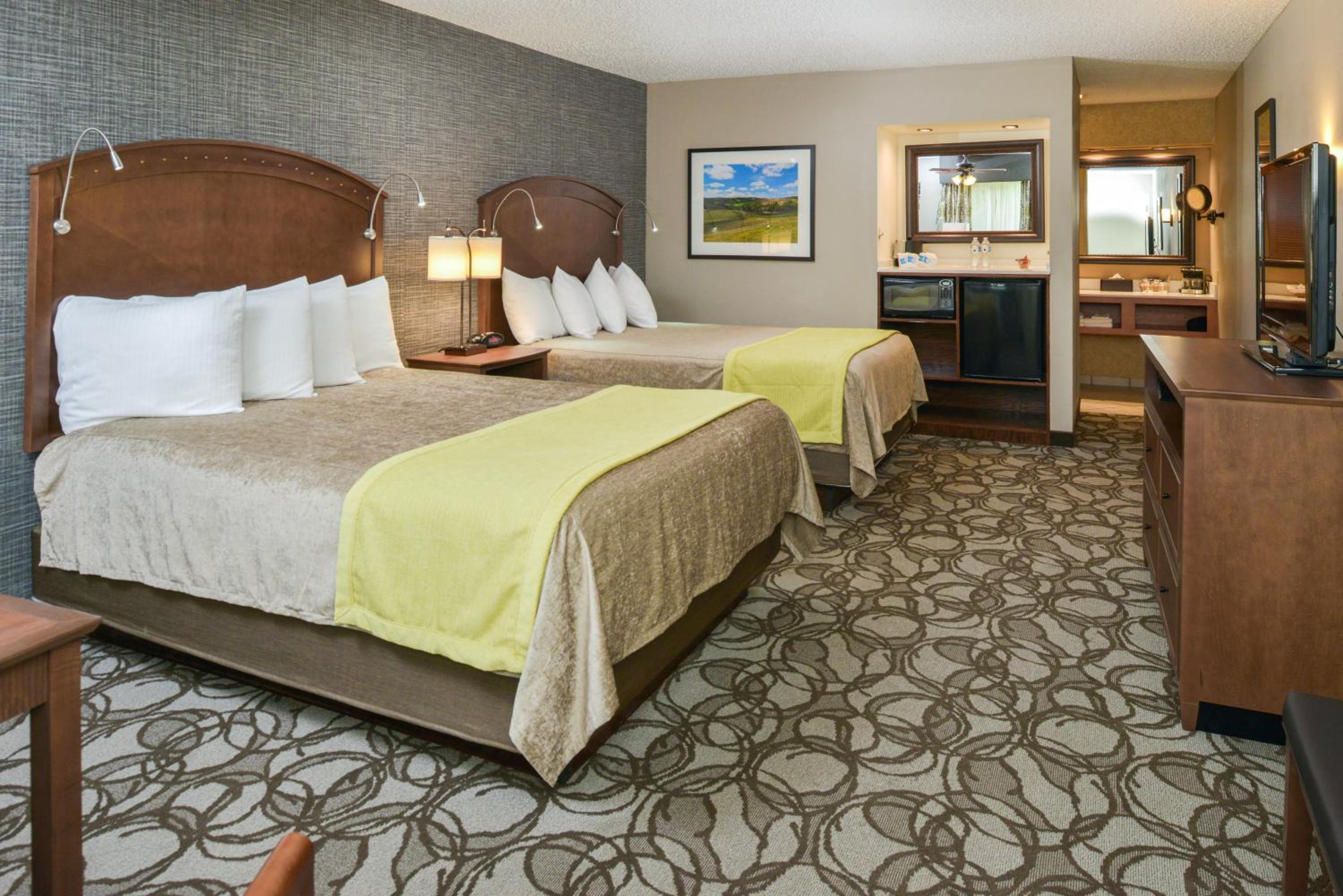 Superior Queen Room with Two Queen Beds - Non Smoking - Photo 1