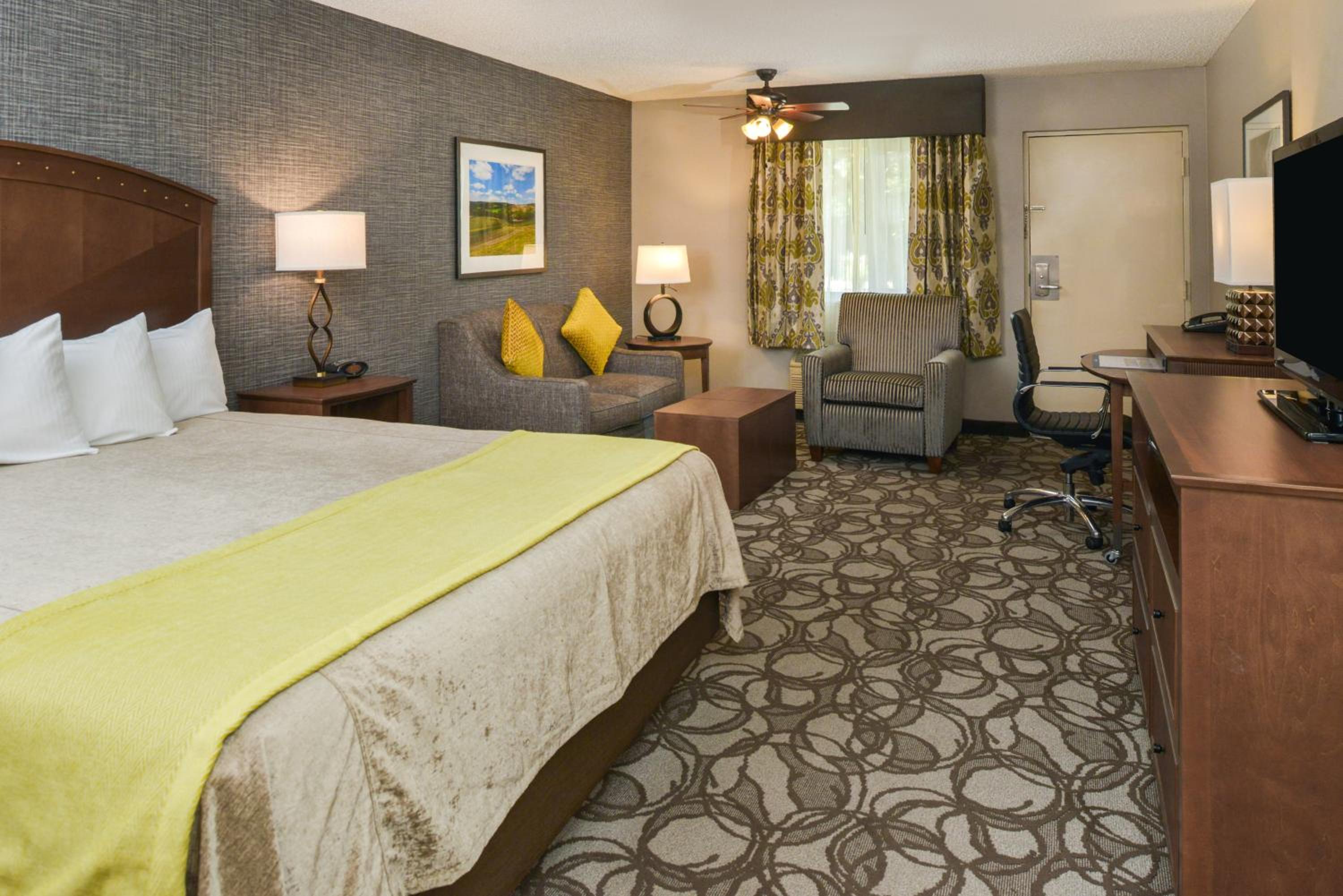 King Room with Spa Bath - Non-Smoking - Photo 9