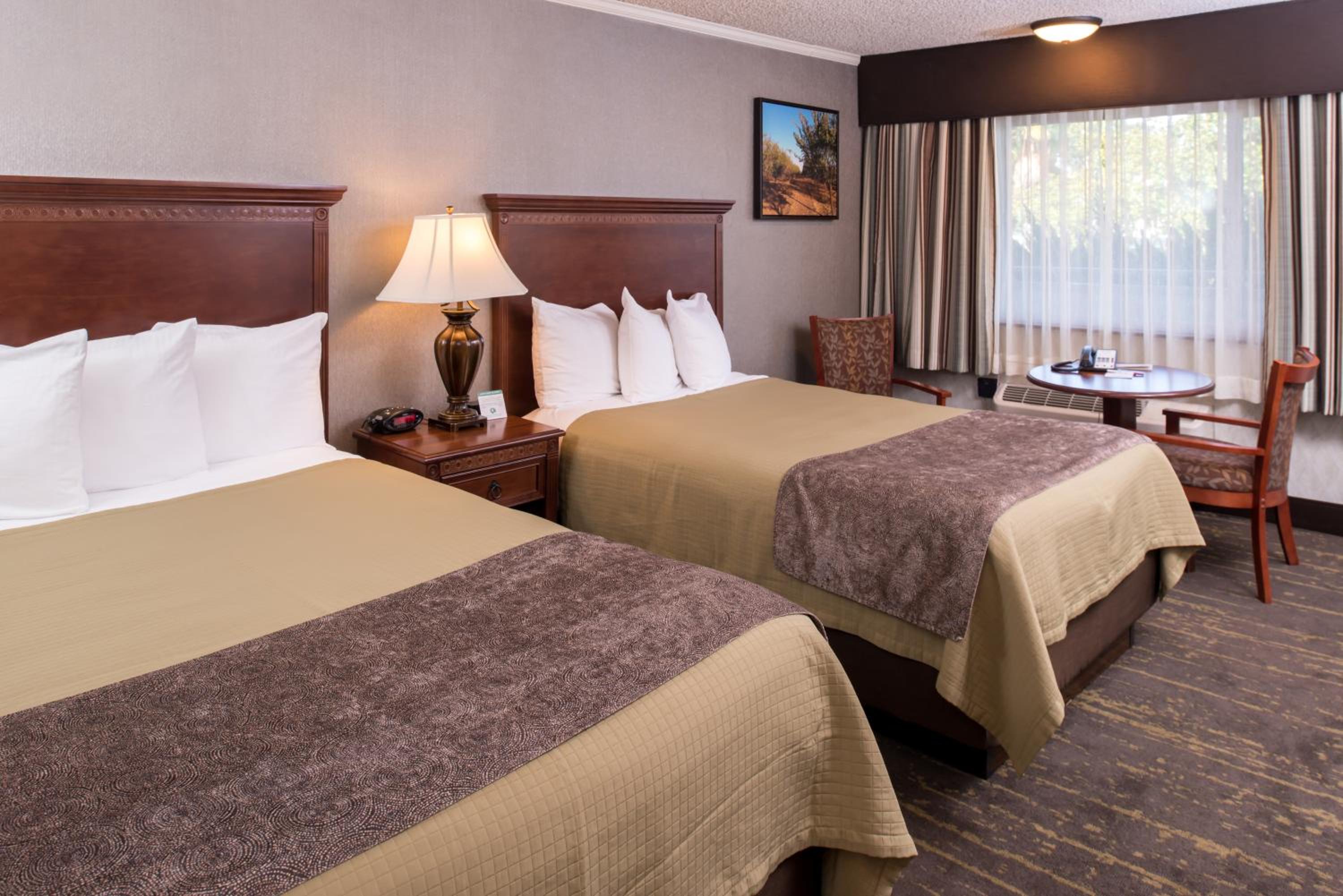 Double Room with Two Double Beds - Non-Smoking - Photo 5