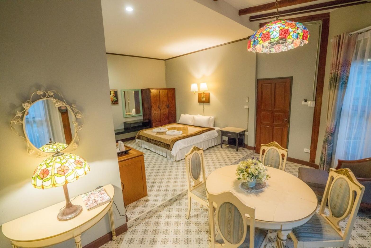 Four-Bedroom House - Photo 1