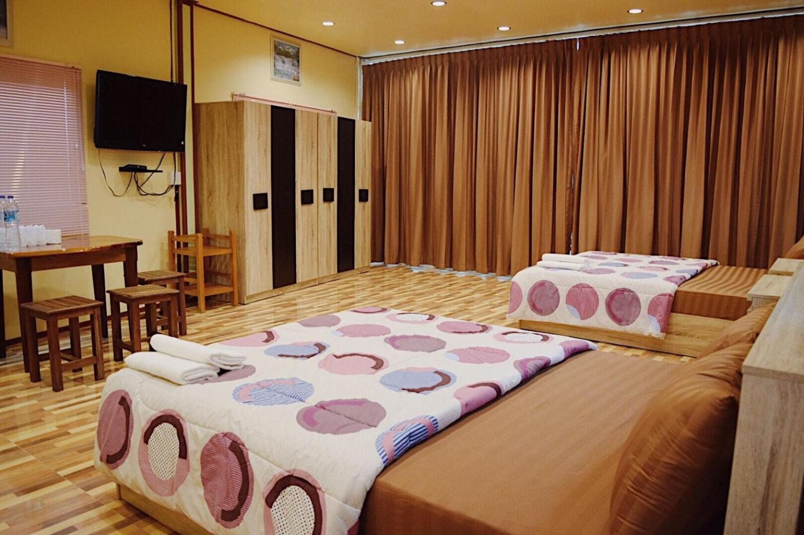 Large Double or Twin Room photo 3