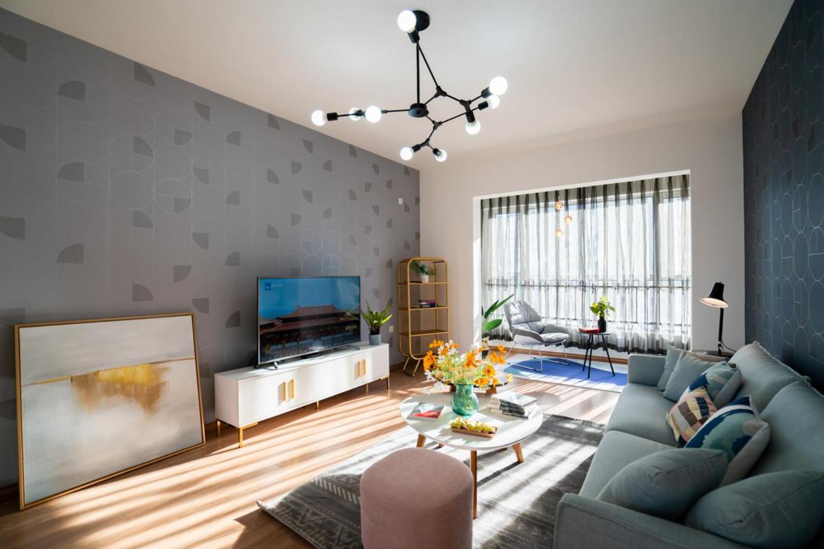 Apartment with Balcony photo 1