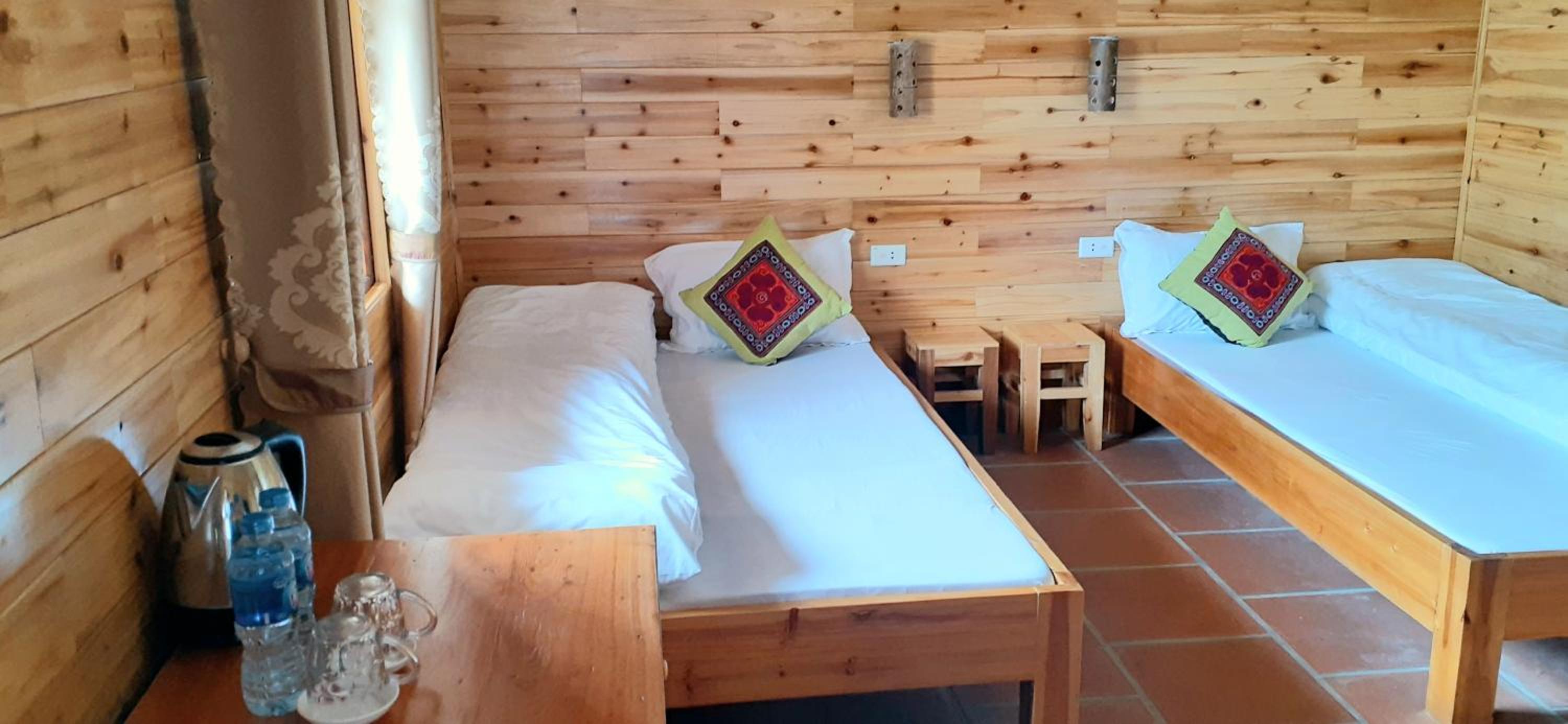 Twin Room with Private Bathroom photo 3