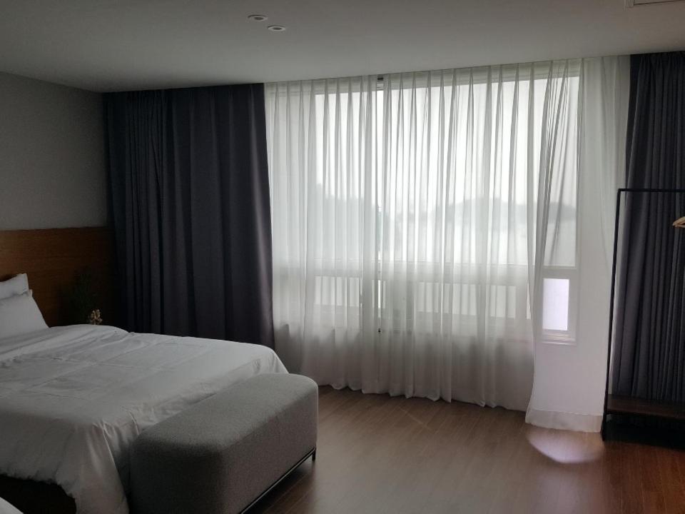 Deluxe Family Suite photo 3