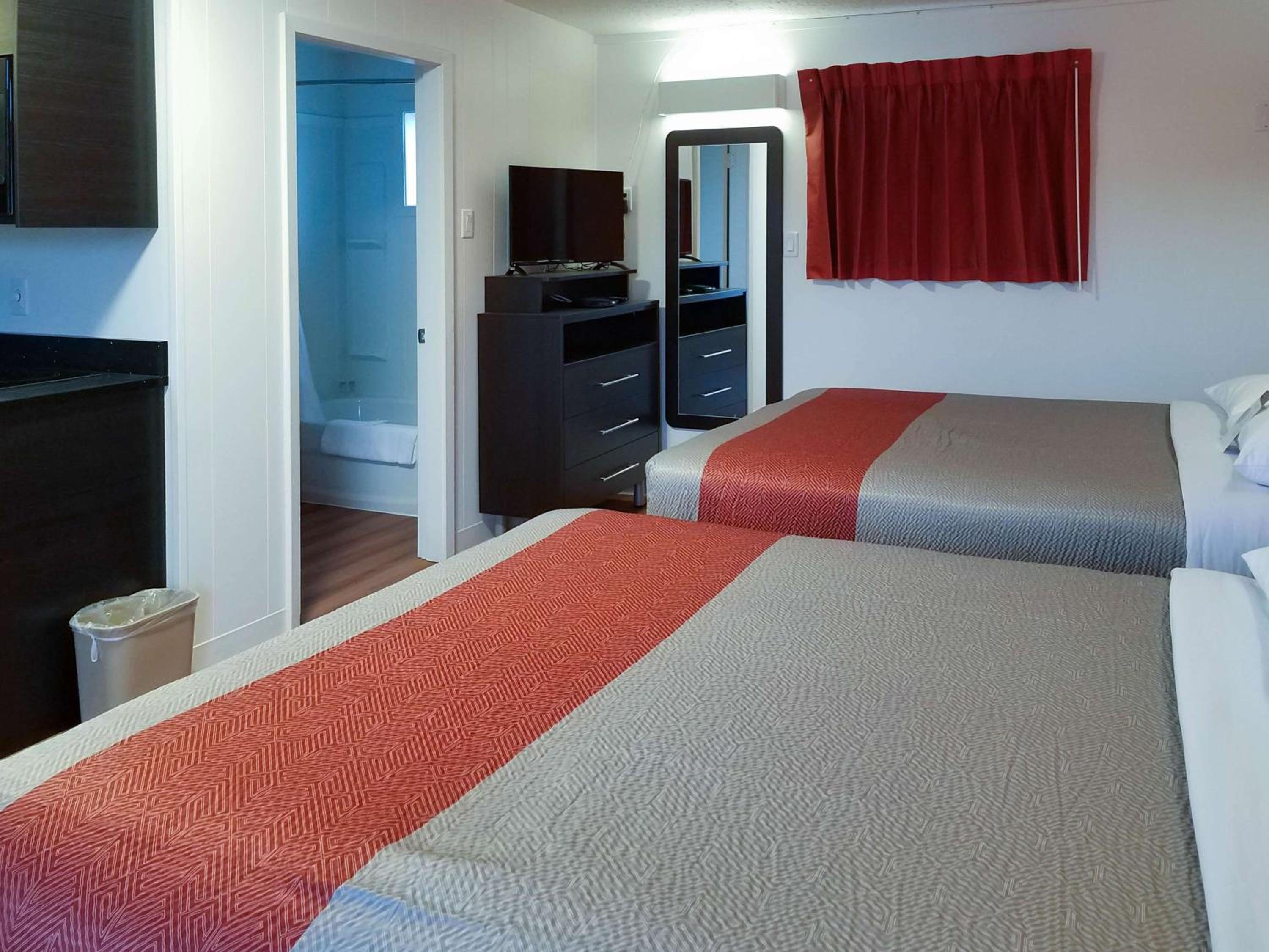 Deluxe Queen Room with Two Queen Beds - Non-Smoking