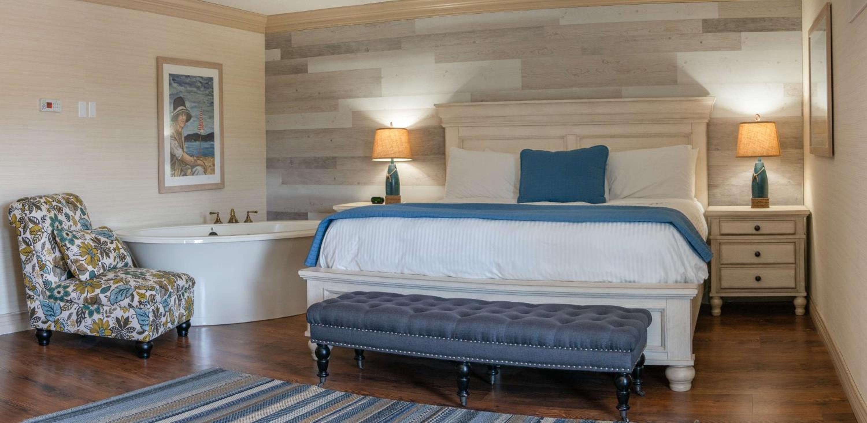 King Room with Jetted Tub - Photo 1