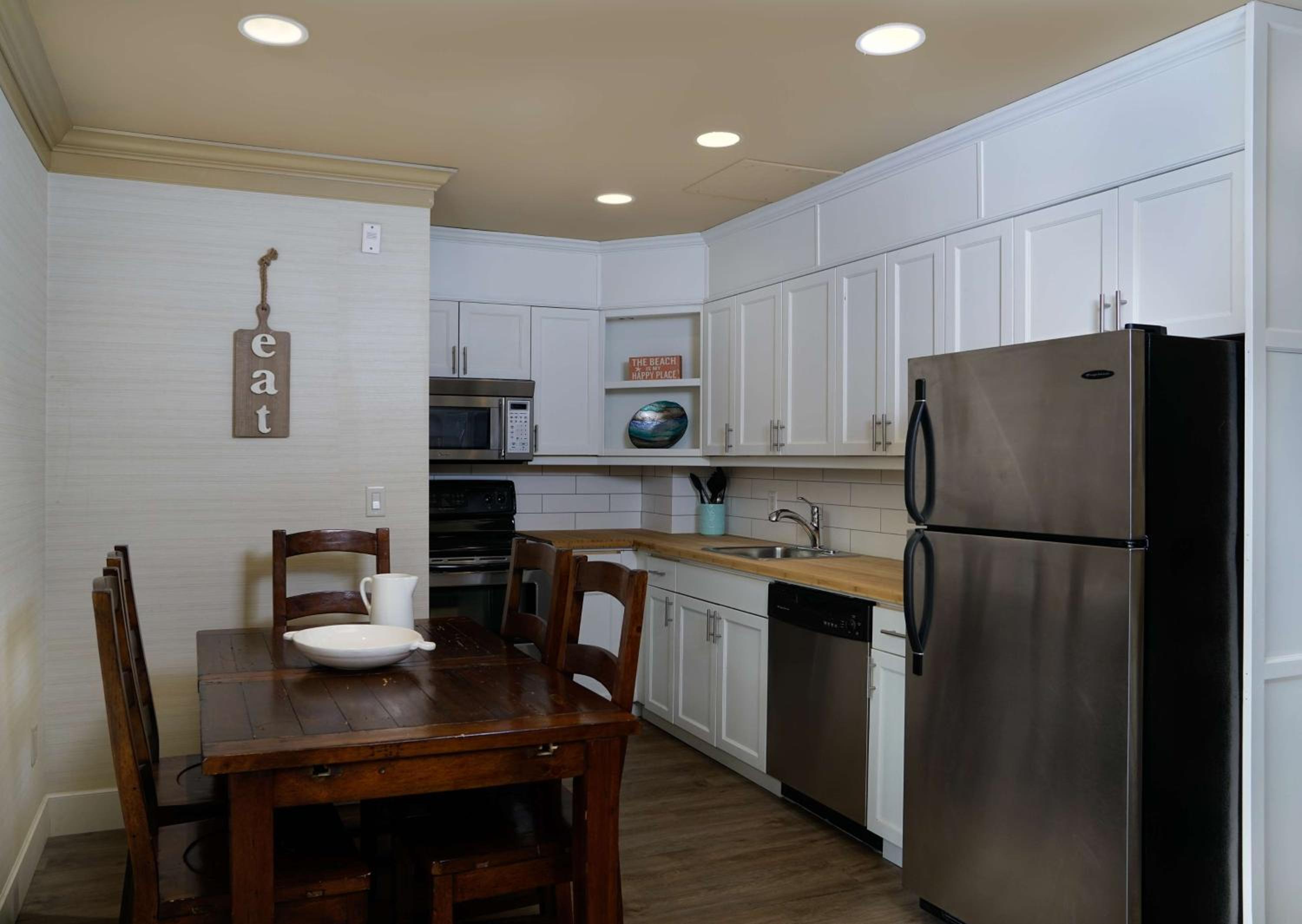 Two-Bedroom King Suite with Queen Bed - Photo 2