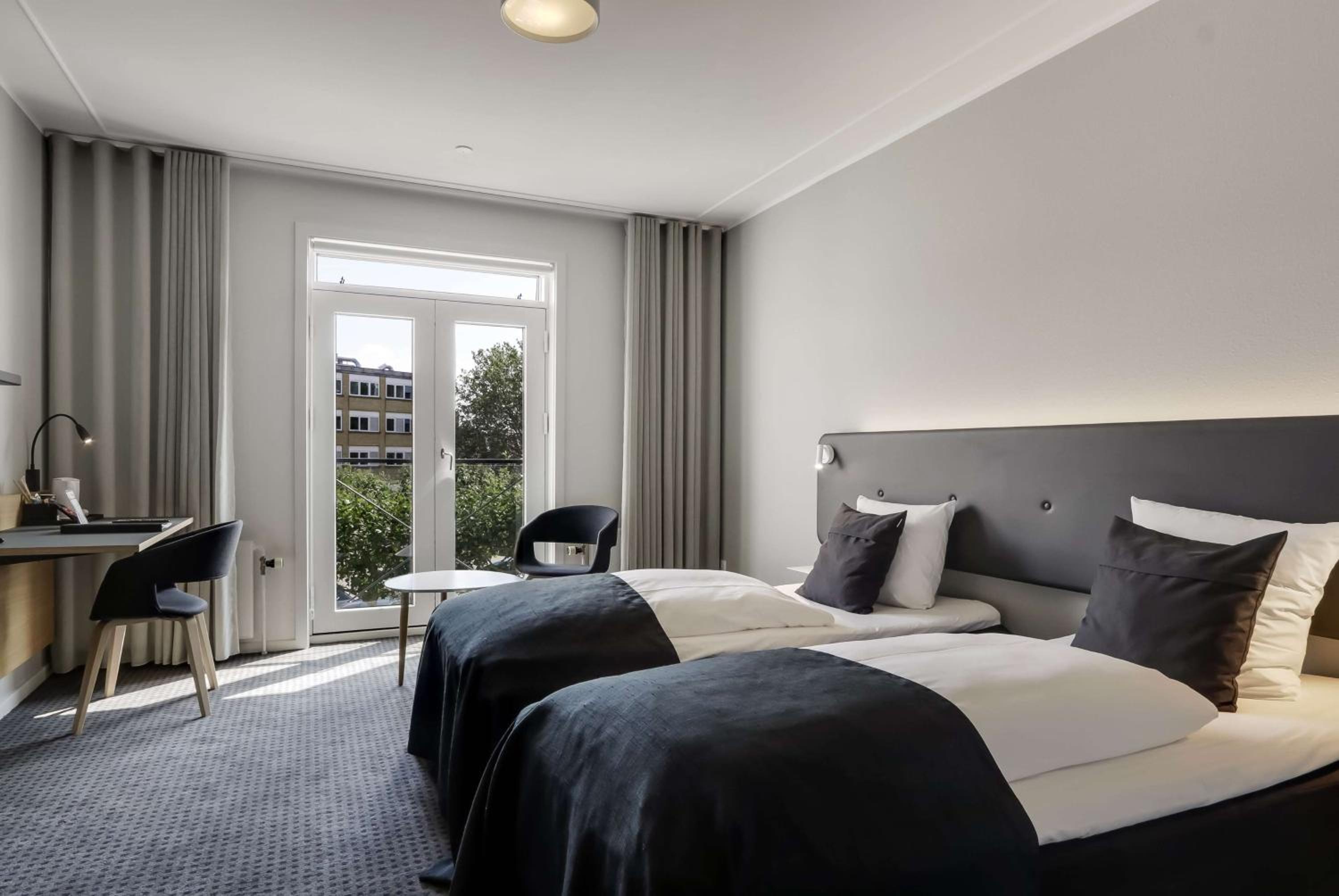 Standard Twin Room - Non-Smoking - Photo 5
