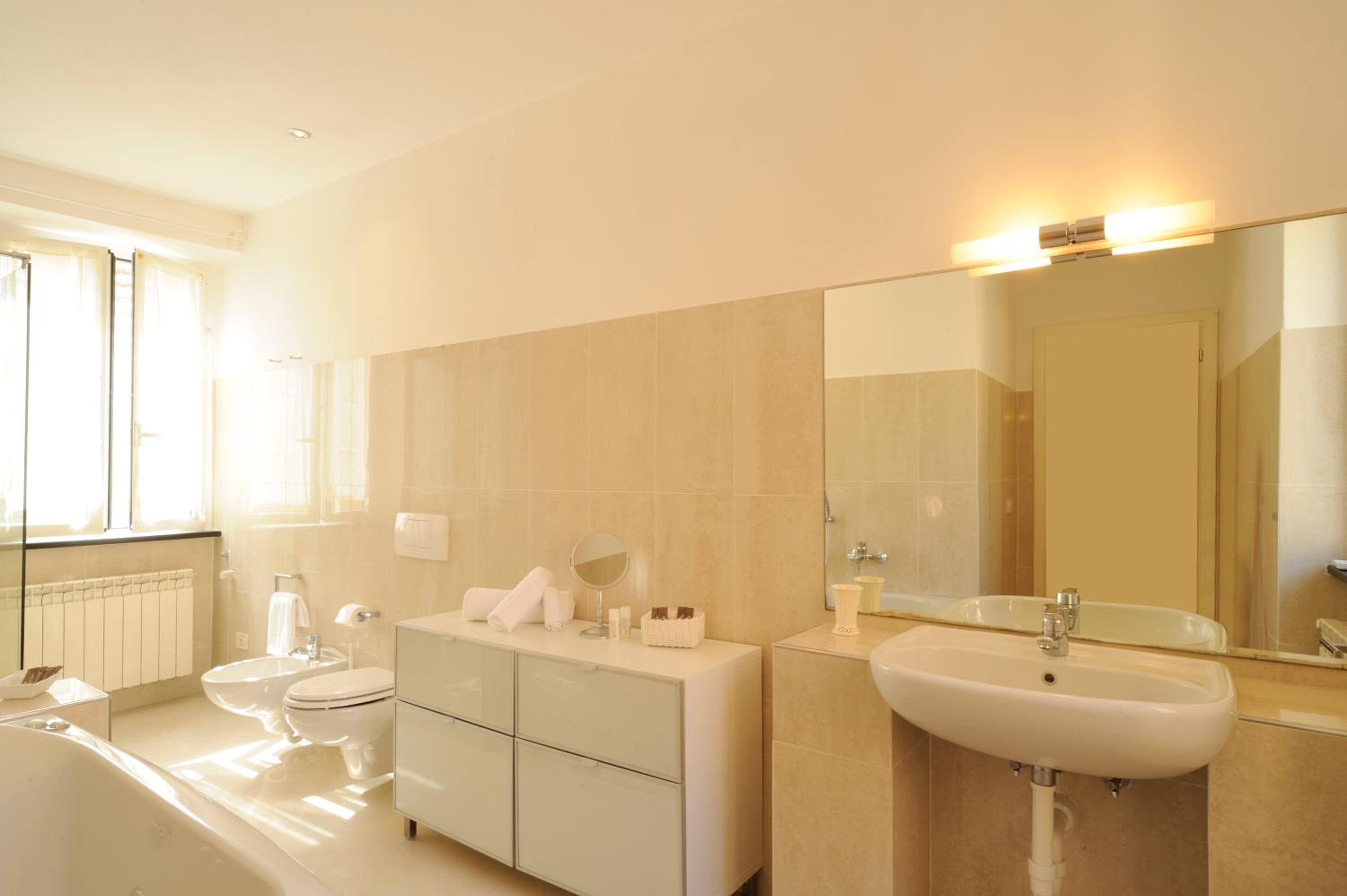 Deluxe Suite with Sea View photo 3