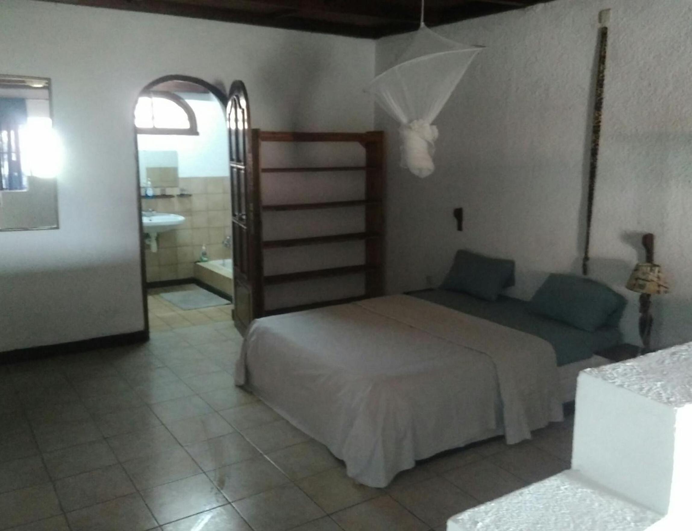 Large Double Room photo 2