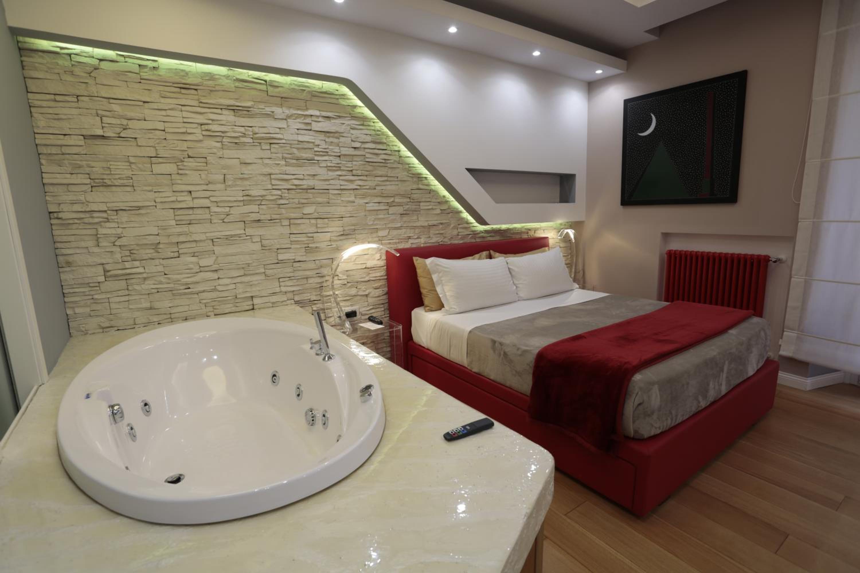 Deluxe Double Room with Bath photo 3