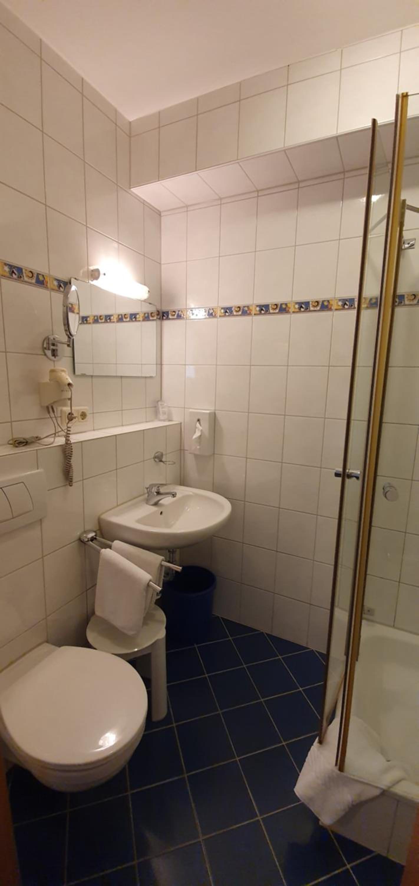 Double Room - Photo 6