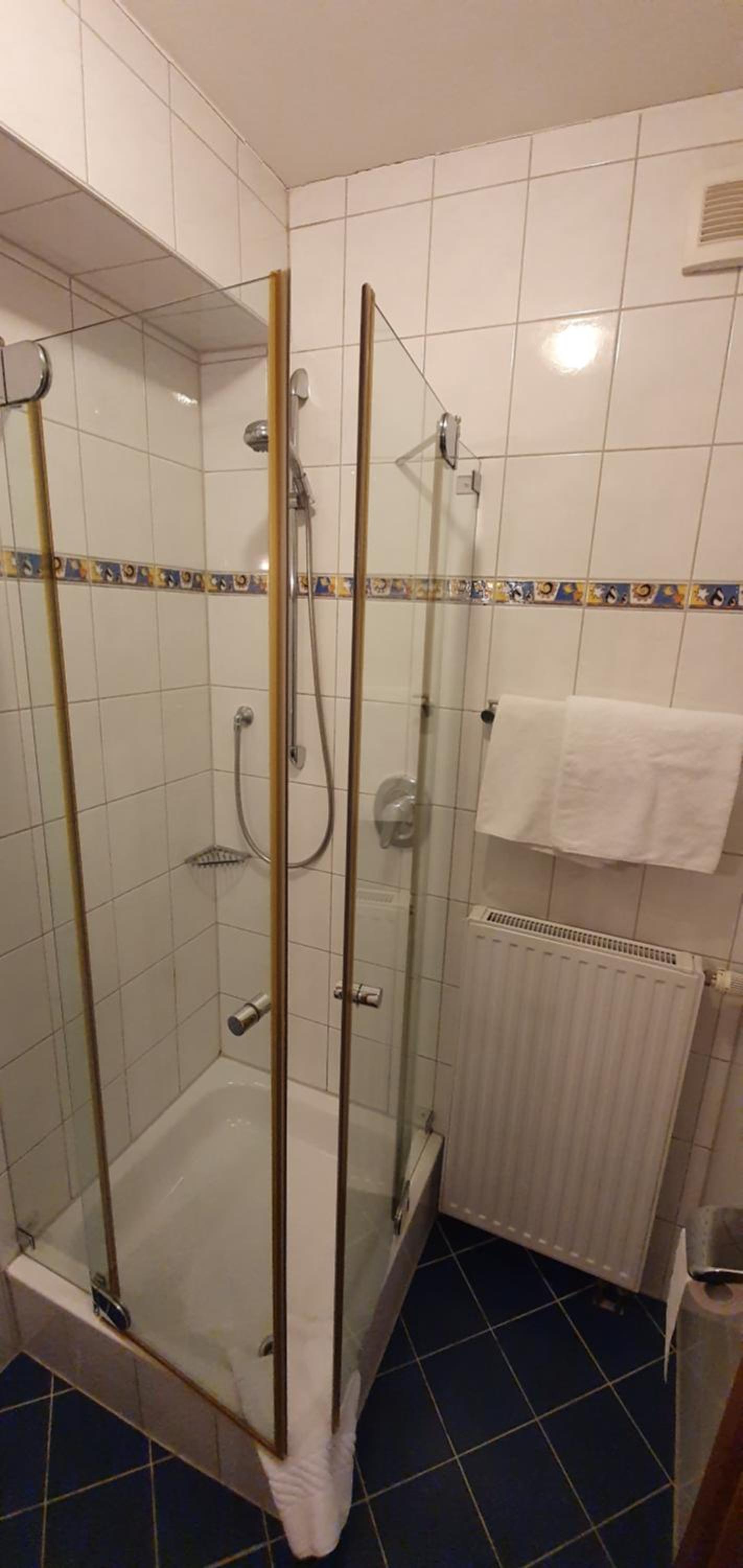Double Room - Photo 17