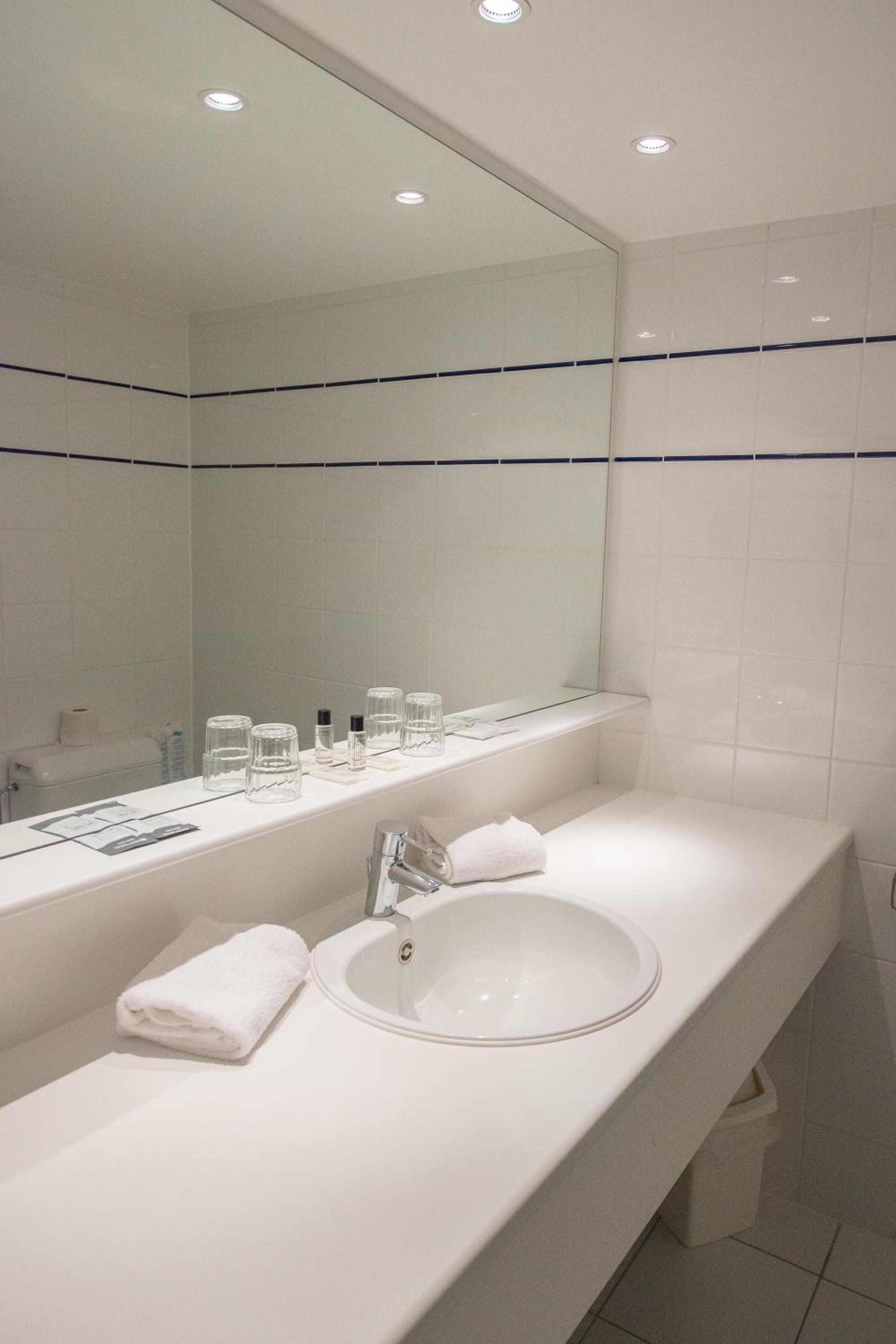 Single Room photo 2