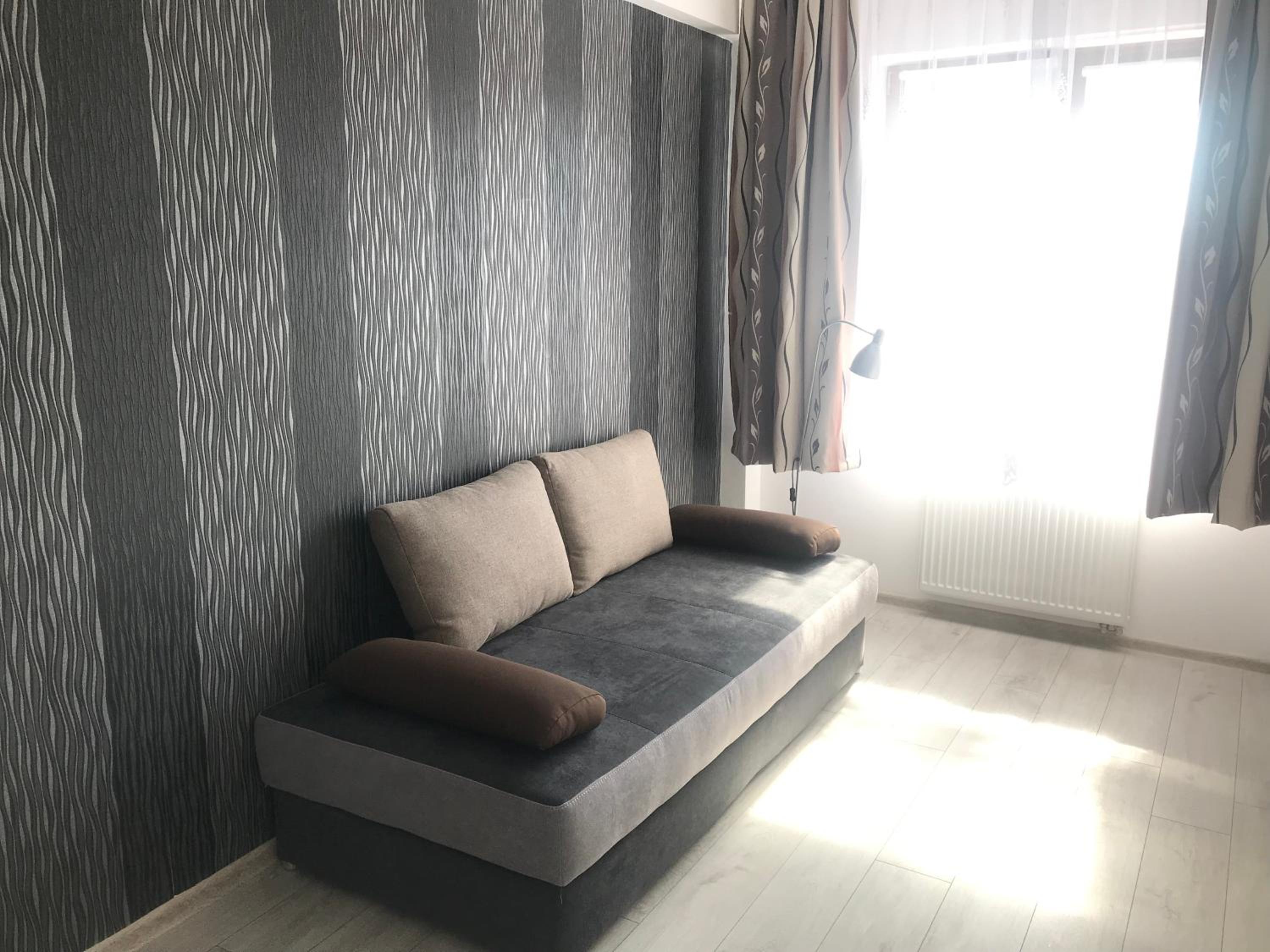 One-Bedroom Apartment - Photo 6